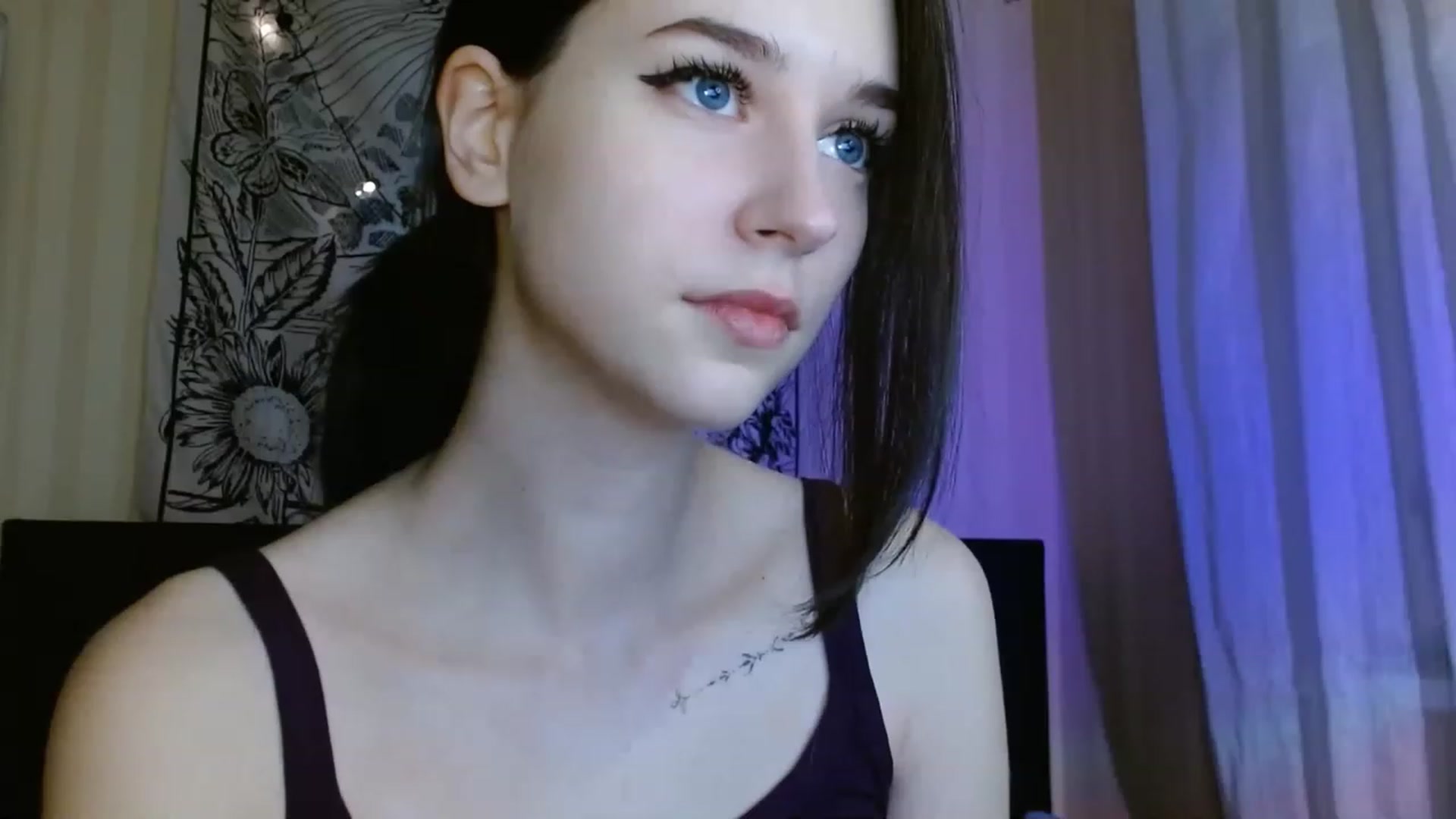Gallery image thumbnail from ElsieF_'s myfreecams stream on, 02/01/2023, 19:52 image 4 of 20