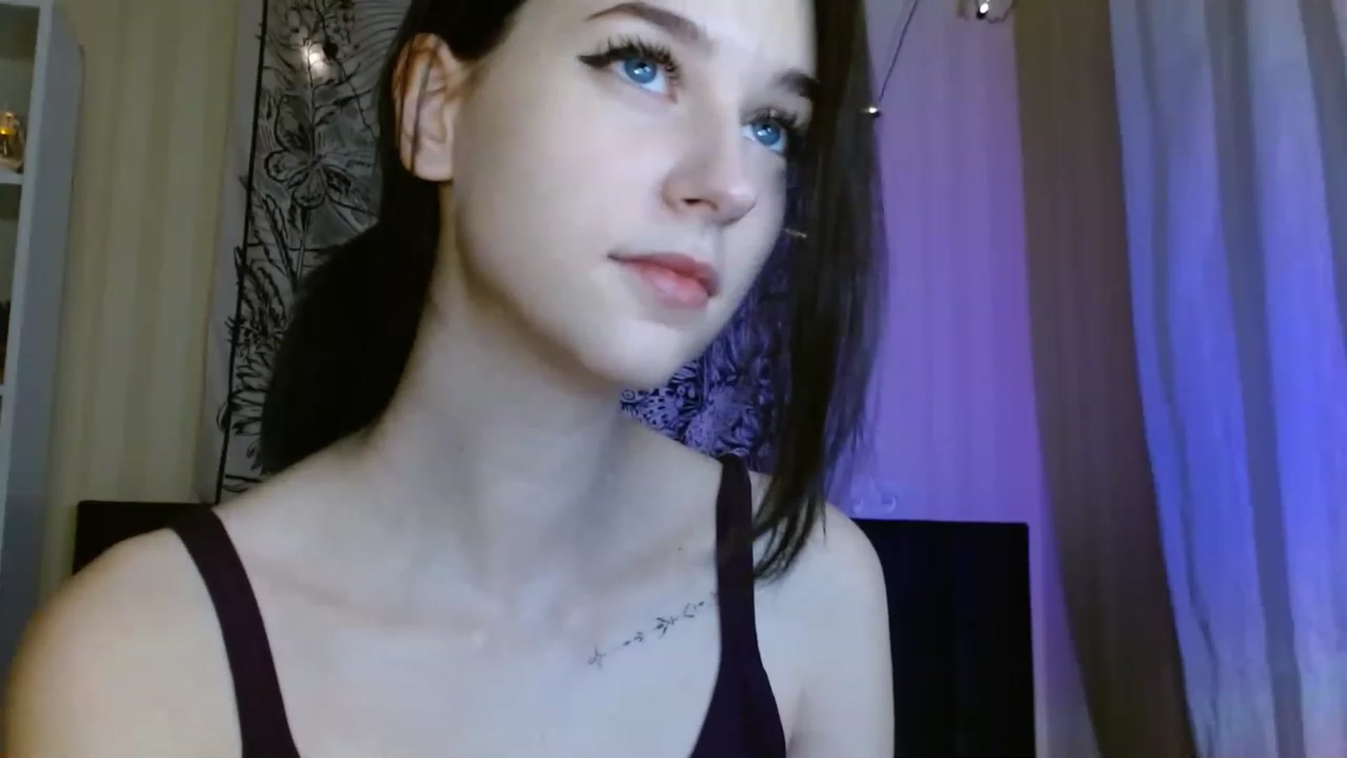 Gallery image thumbnail from ElsieF_'s myfreecams stream on, 02/01/2023, 19:52 image 14 of 20