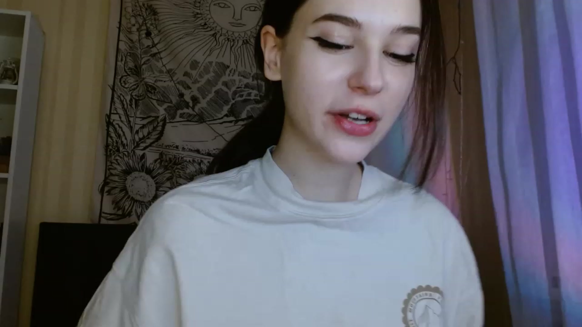 Gallery image thumbnail from ElsieF_'s myfreecams stream on, 02/08/2023, 01:13 image 3 of 20