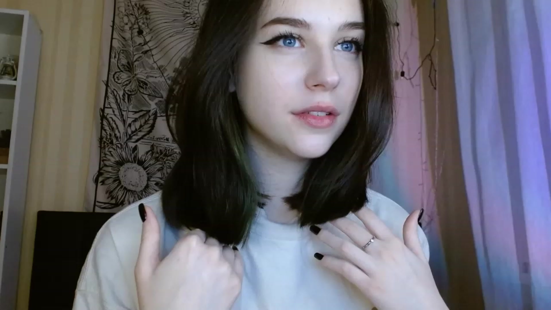Gallery image thumbnail from ElsieF_'s myfreecams stream on, 02/08/2023, 01:13 image 6 of 20