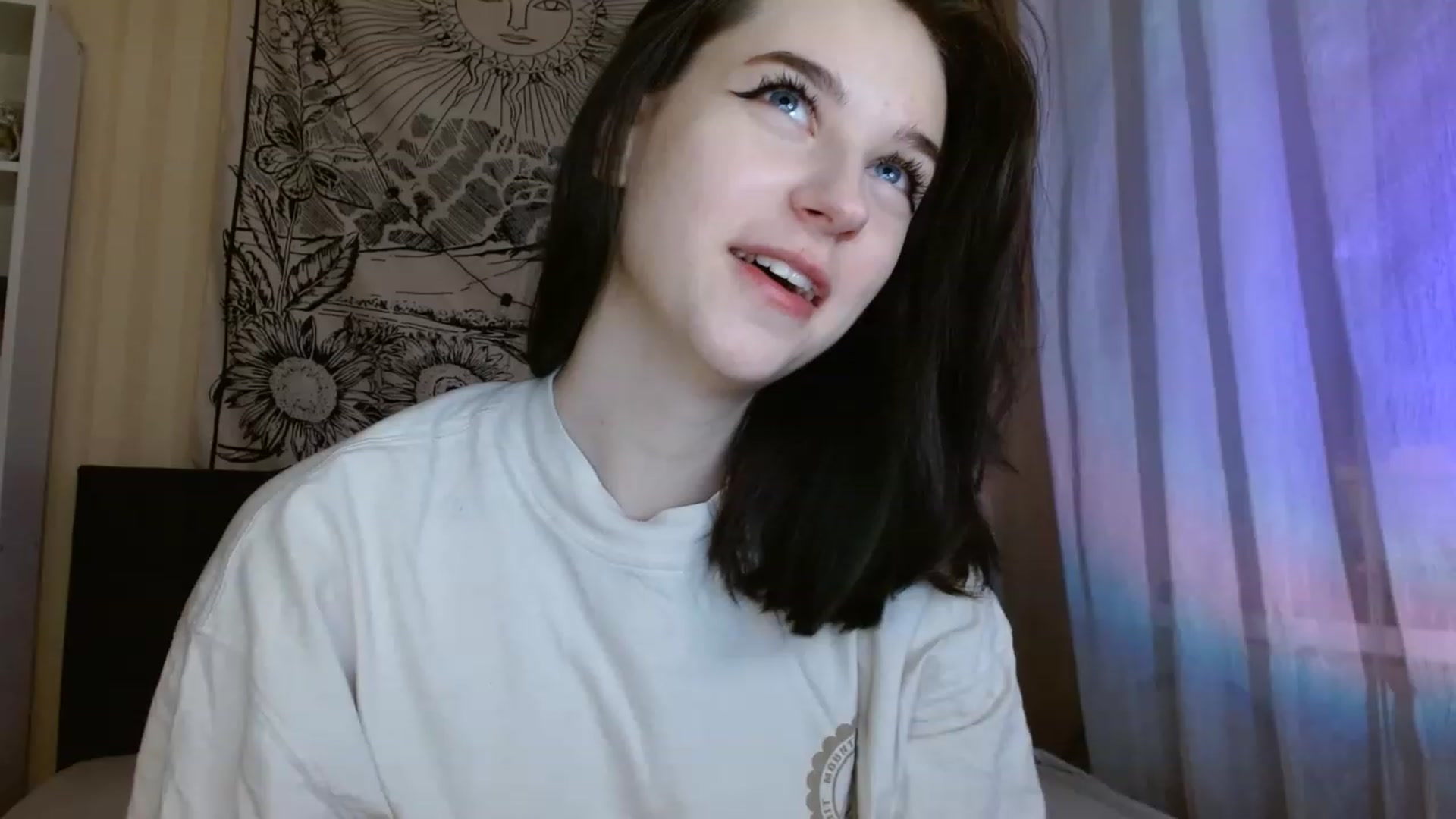 Gallery image thumbnail from ElsieF_'s myfreecams stream on, 02/08/2023, 01:13 image 15 of 20