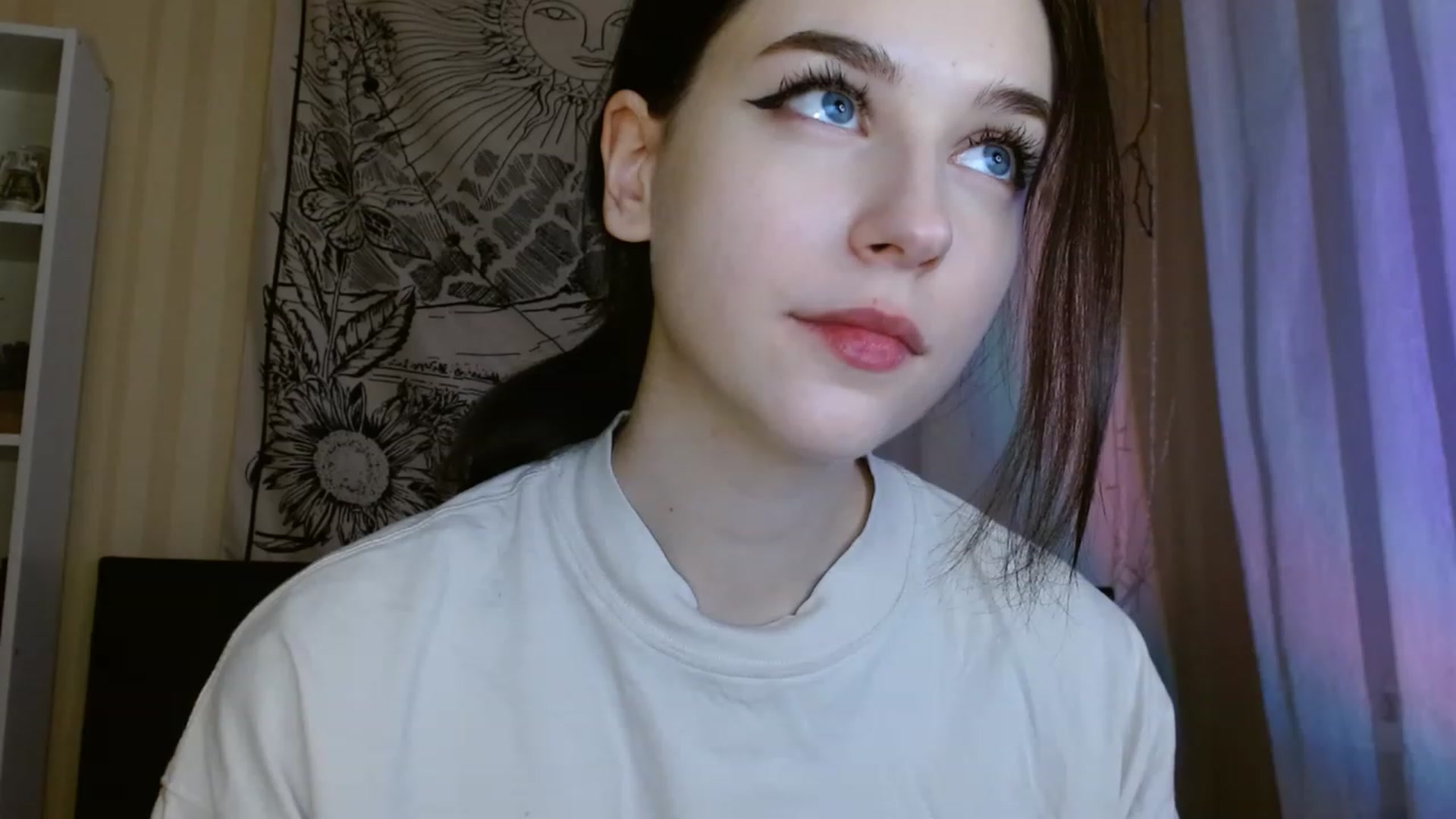 Gallery image thumbnail from ElsieF_'s myfreecams stream on, 02/08/2023, 01:13 image 5 of 20