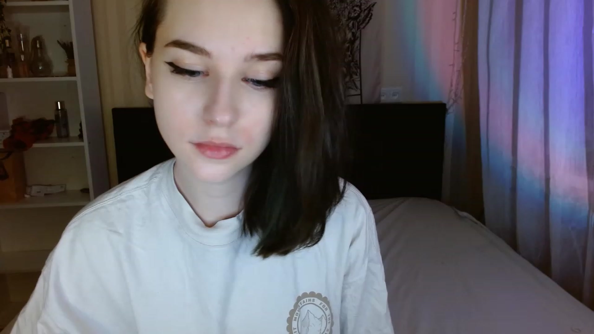 Gallery image thumbnail from ElsieF_'s myfreecams stream on, 02/08/2023, 01:13 image 14 of 20