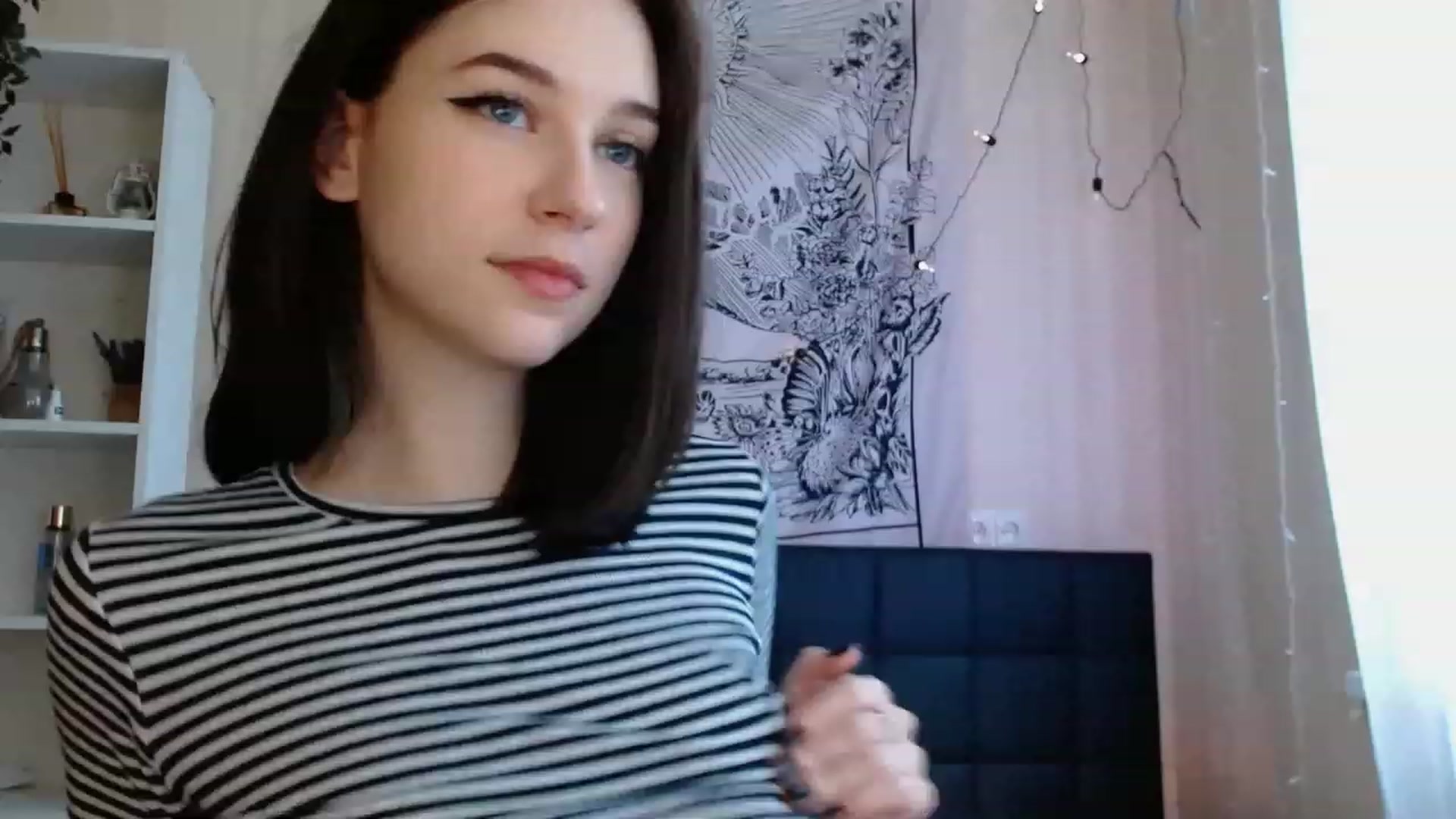Gallery image thumbnail from ElsieF_'s myfreecams stream on, 02/10/2023, 06:25 image 1 of 20