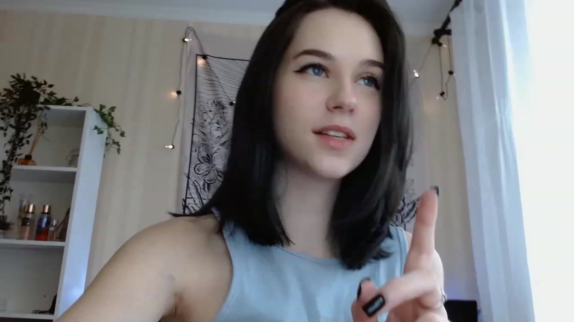 Gallery image thumbnail from ElsieF_'s myfreecams stream on, 02/13/2023, 06:49 image 1 of 20