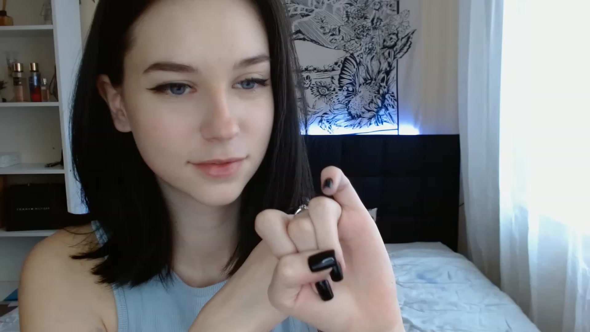 Gallery image thumbnail from ElsieF_'s myfreecams stream on, 02/13/2023, 06:49 image 16 of 20