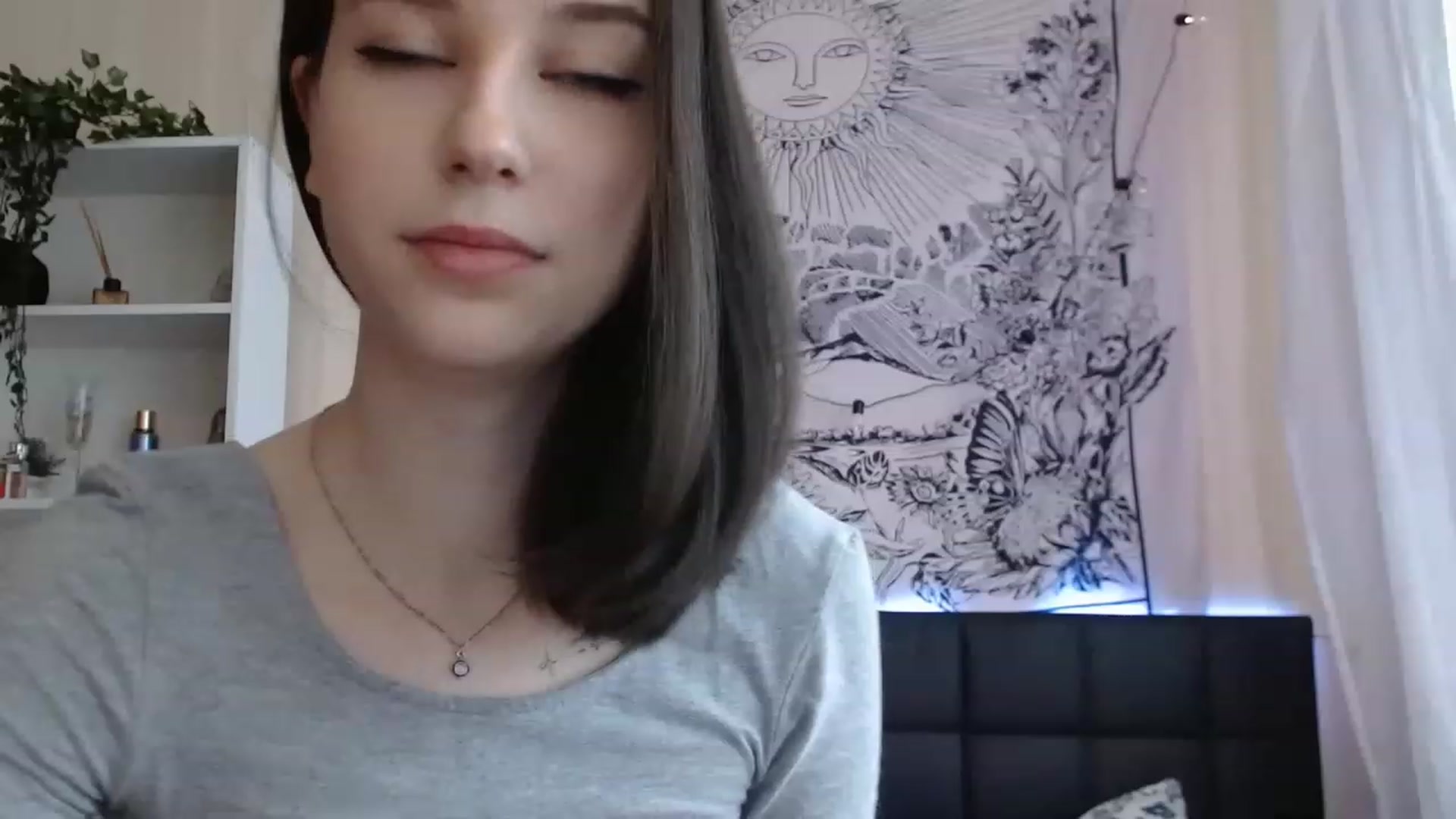 Gallery image thumbnail from ElsieF_'s myfreecams stream on, 02/20/2023, 05:31 image 17 of 20