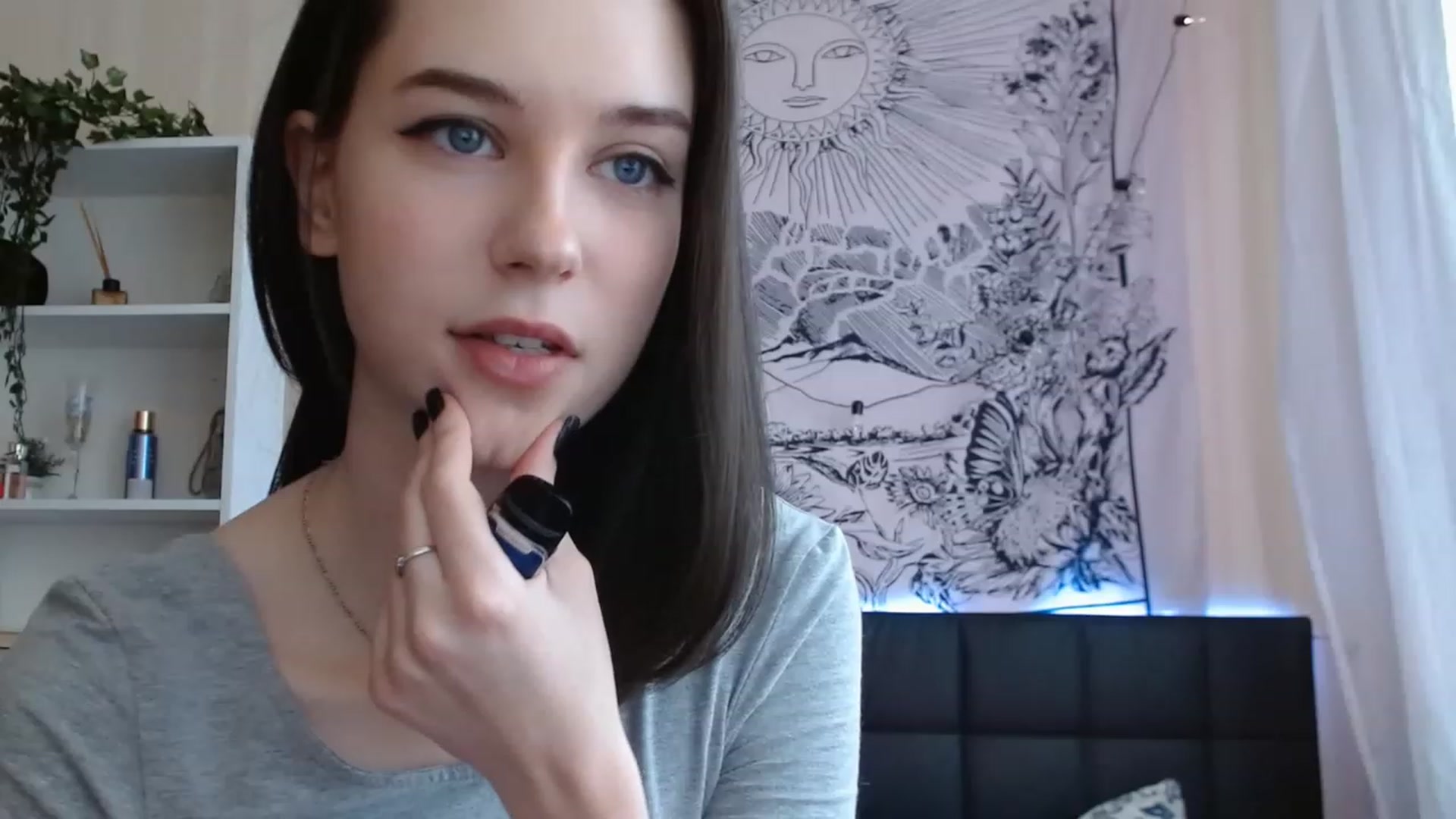 Gallery image thumbnail from ElsieF_'s myfreecams stream on, 02/20/2023, 05:31 image 18 of 20
