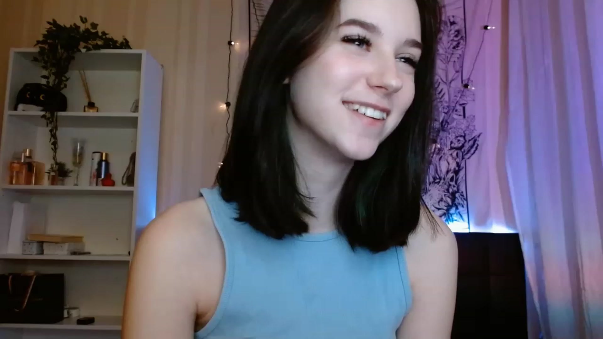Gallery image thumbnail from ElsieF_'s myfreecams stream on, 02/23/2023, 19:55 image 16 of 20