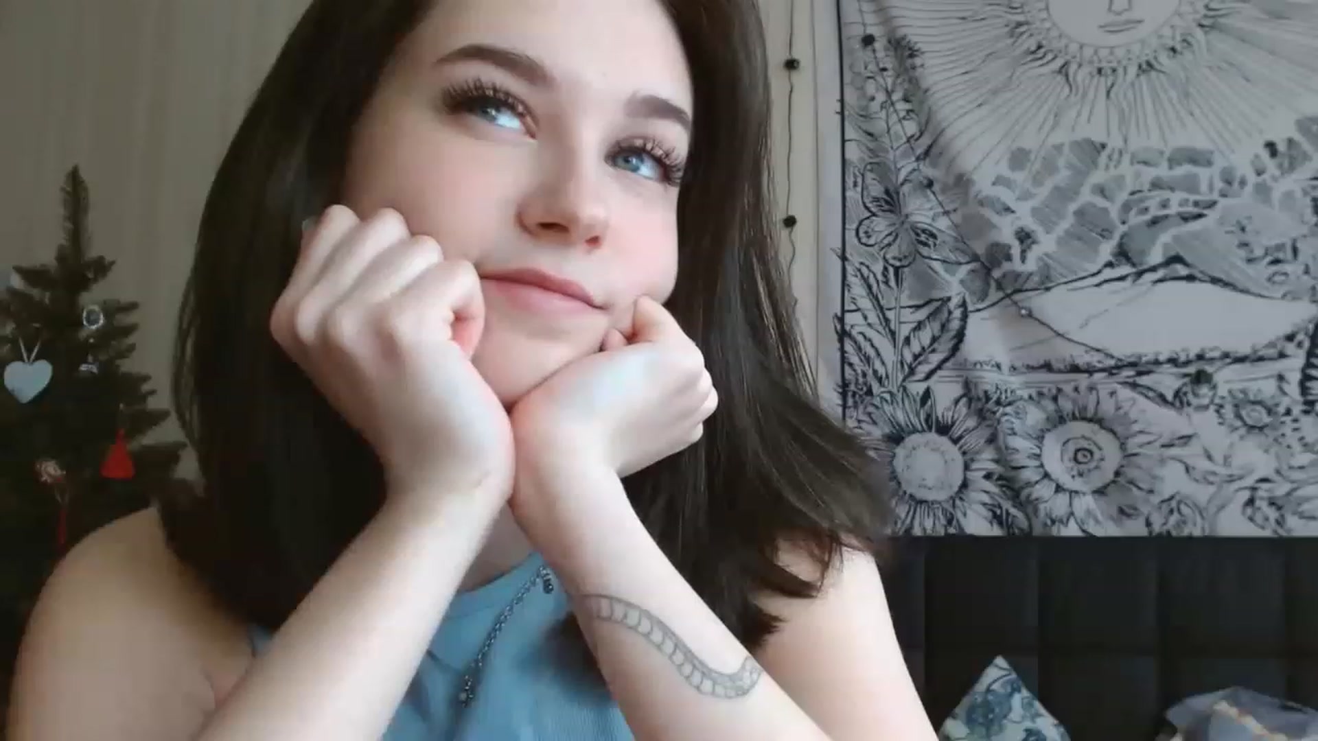 Gallery image thumbnail from ElsieF_'s myfreecams stream on, 02/24/2023, 07:28 image 15 of 20