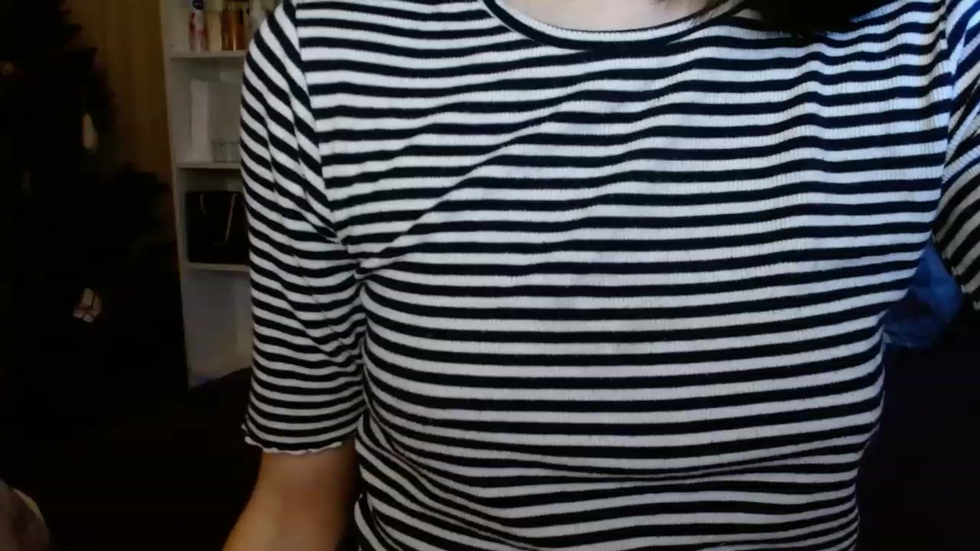 Gallery image thumbnail from ElsieF_'s myfreecams stream on, 02/28/2023, 20:46 image 5 of 20