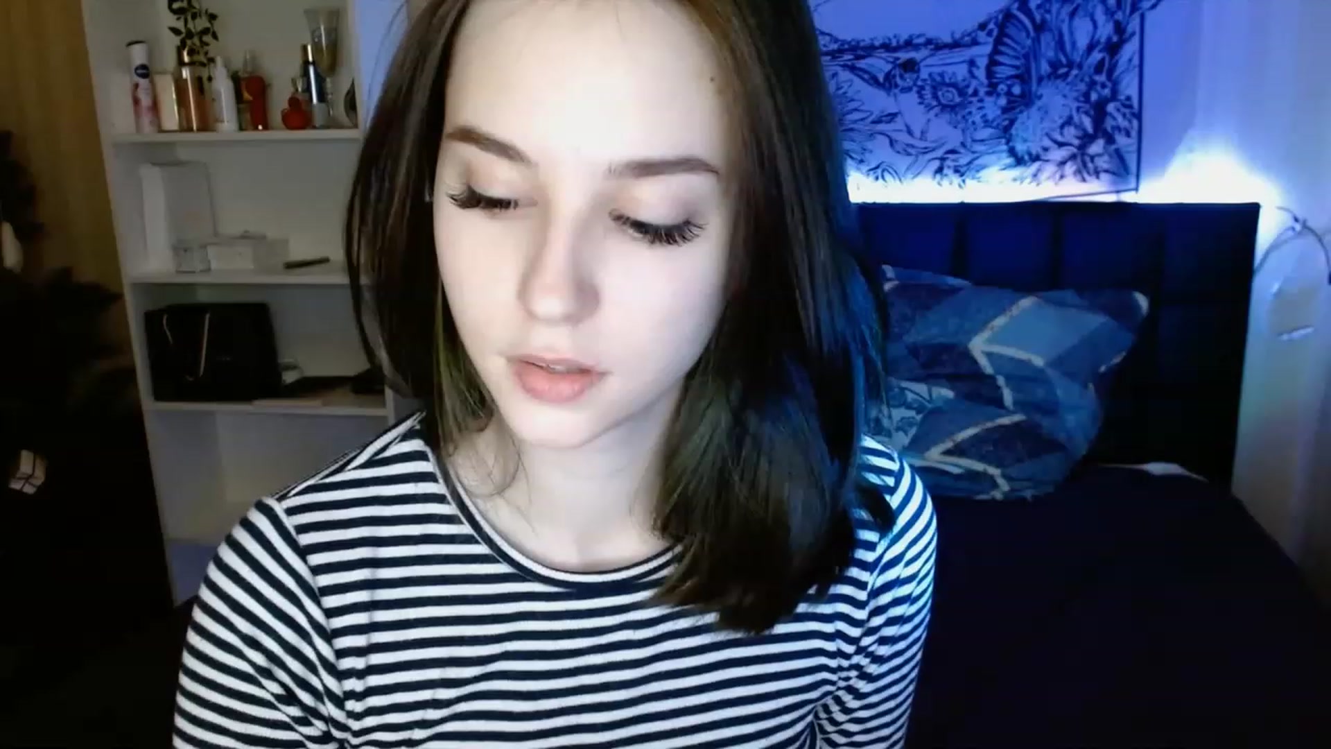 Gallery image thumbnail from ElsieF_'s myfreecams stream on, 02/28/2023, 20:46 image 7 of 20