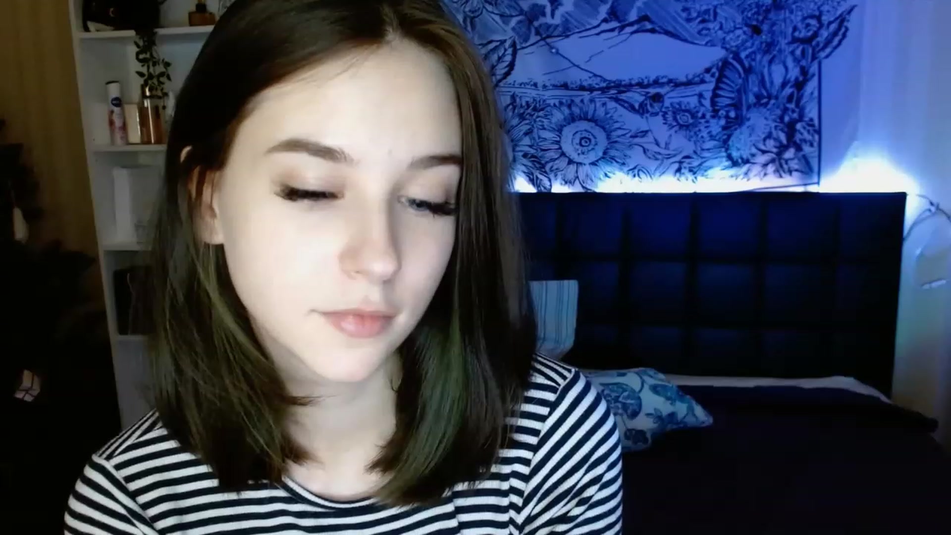 Gallery image thumbnail from ElsieF_'s myfreecams stream on, 02/28/2023, 21:23 image 20 of 20