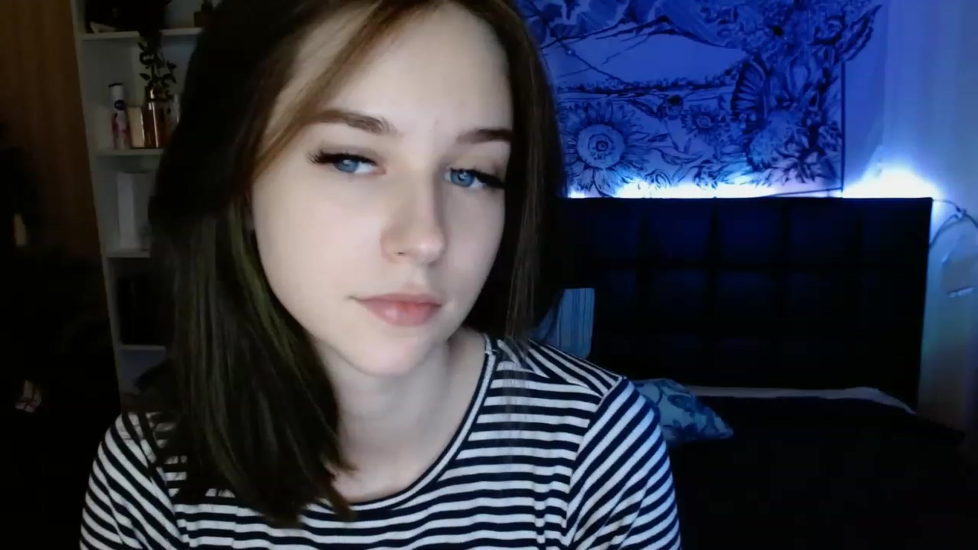 Gallery image thumbnail from ElsieF_'s myfreecams stream on, 02/28/2023, 21:23 image 15 of 20