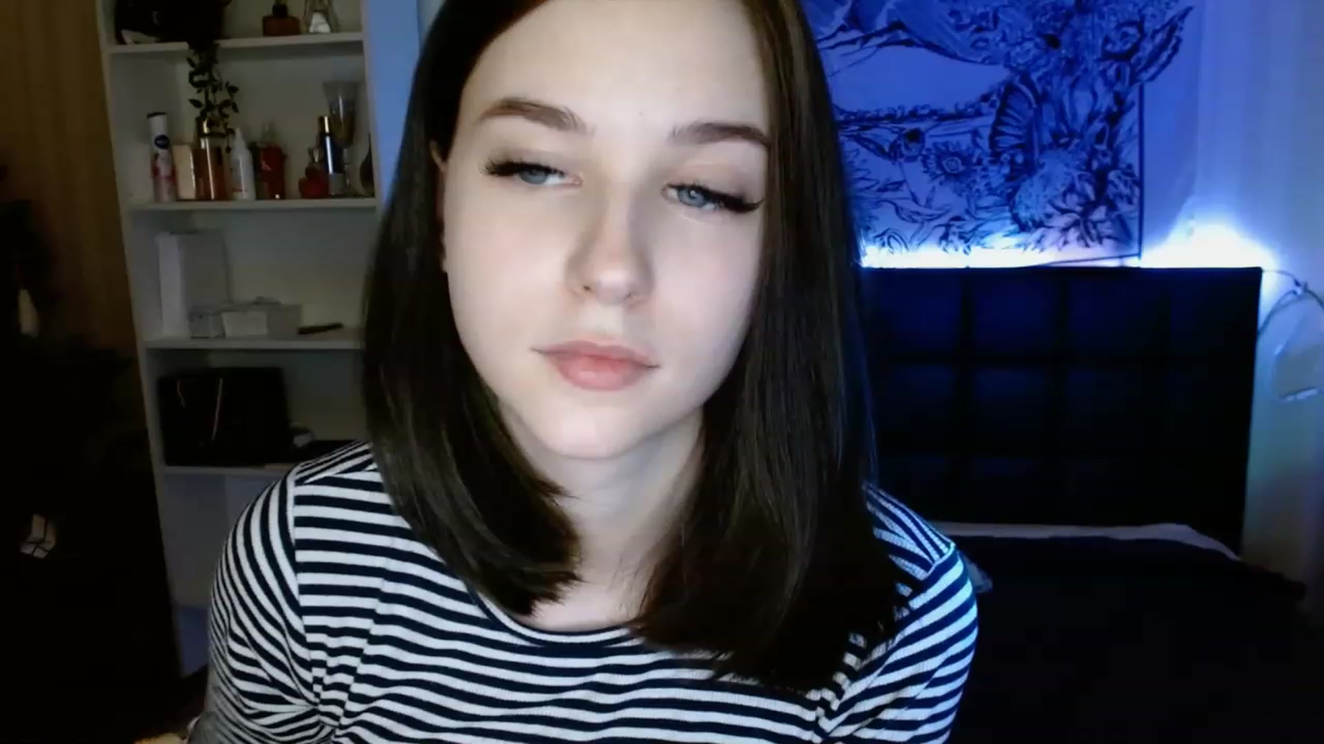 Gallery image thumbnail from ElsieF_'s myfreecams stream on, 02/28/2023, 21:23 image 4 of 20