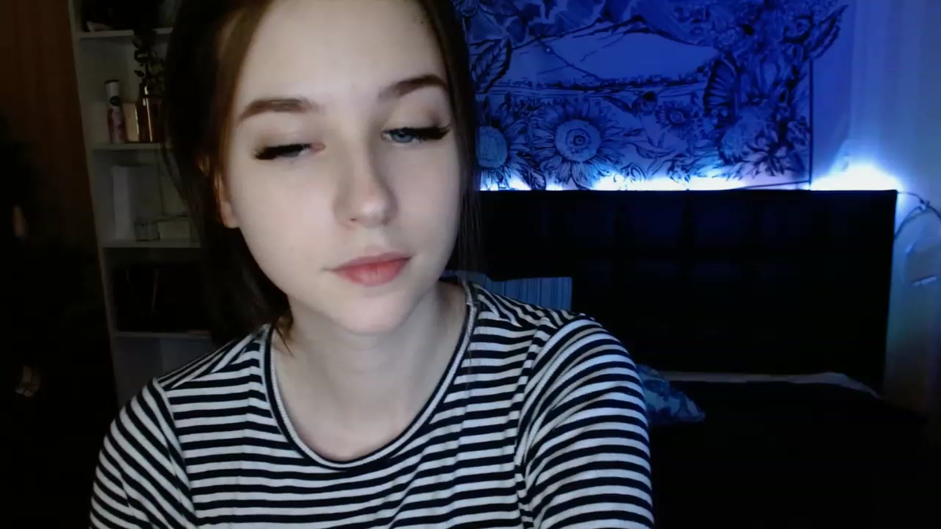 Gallery image thumbnail from ElsieF_'s myfreecams stream on, 02/28/2023, 21:23 image 13 of 20