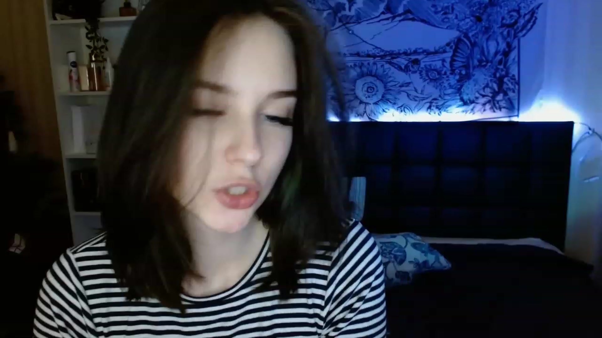 Gallery image thumbnail from ElsieF_'s myfreecams stream on, 02/28/2023, 21:23 image 17 of 20