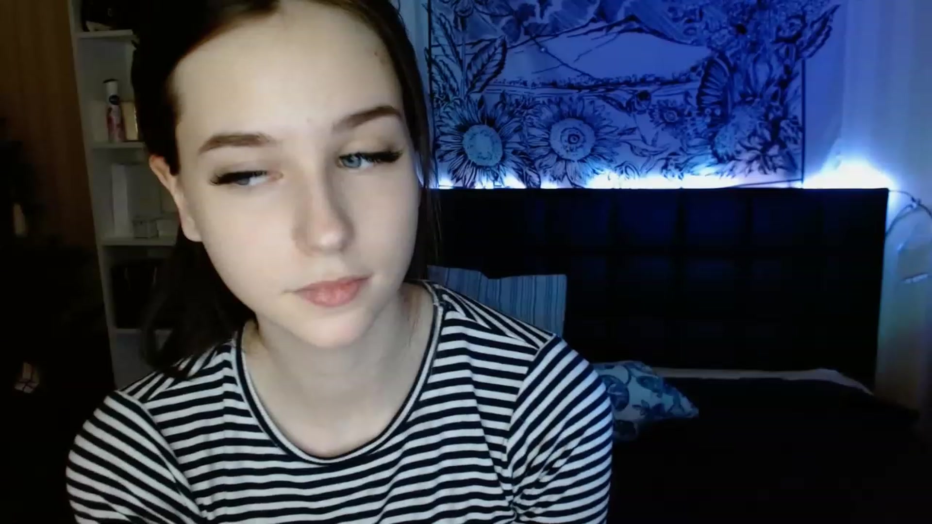 Gallery image thumbnail from ElsieF_'s myfreecams stream on, 02/28/2023, 21:23 image 10 of 20
