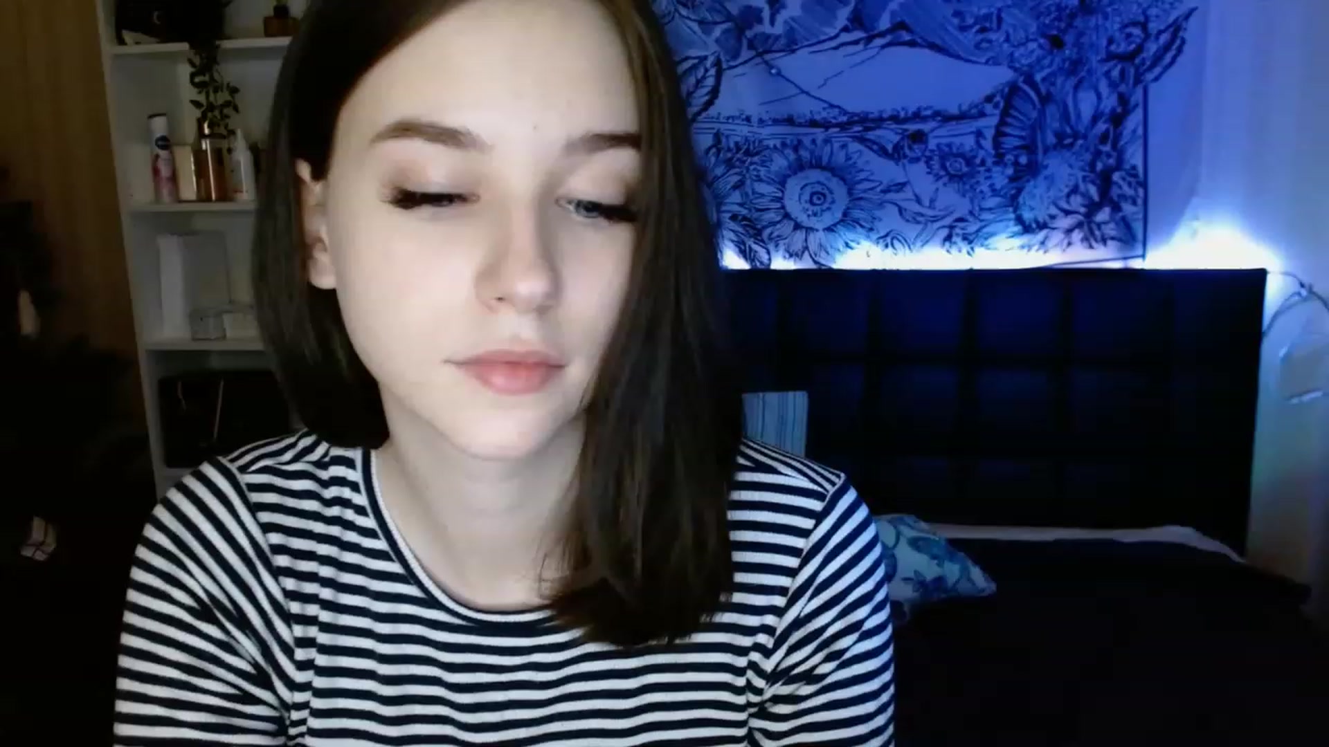 Gallery image thumbnail from ElsieF_'s myfreecams stream on, 02/28/2023, 21:23 image 2 of 20