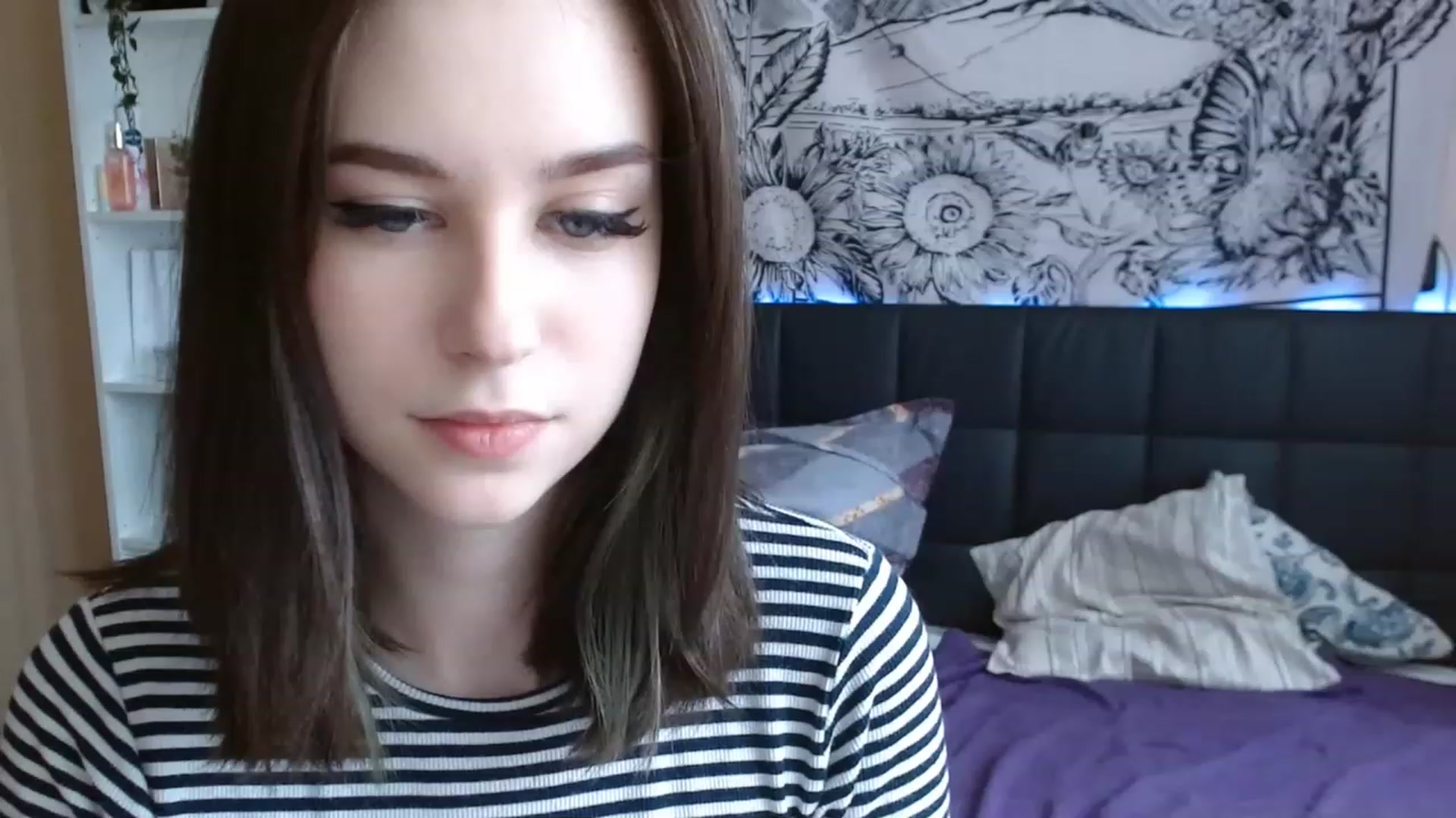 Gallery image thumbnail from ElsieF_'s myfreecams stream on, 03/06/2023, 07:45 image 5 of 20