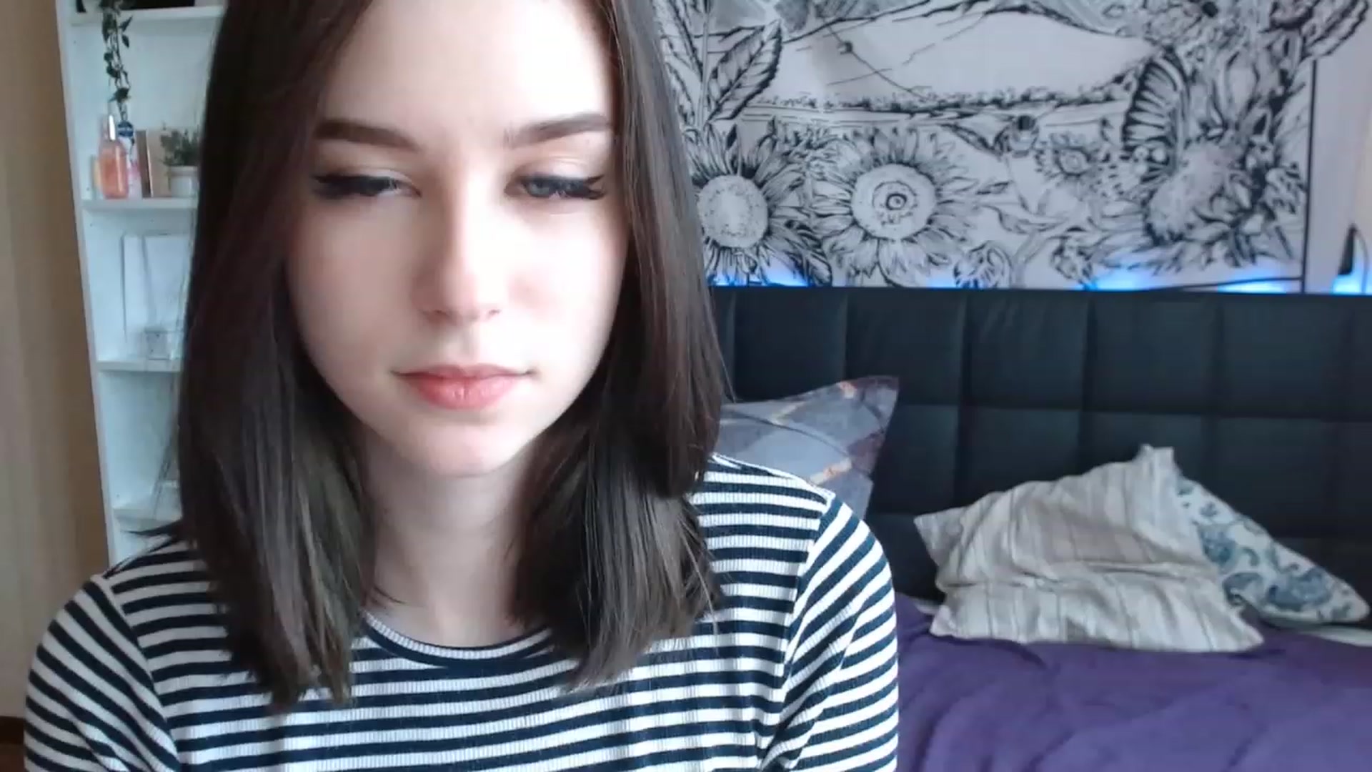 Gallery image thumbnail from ElsieF_'s myfreecams stream on, 03/06/2023, 07:45 image 2 of 20