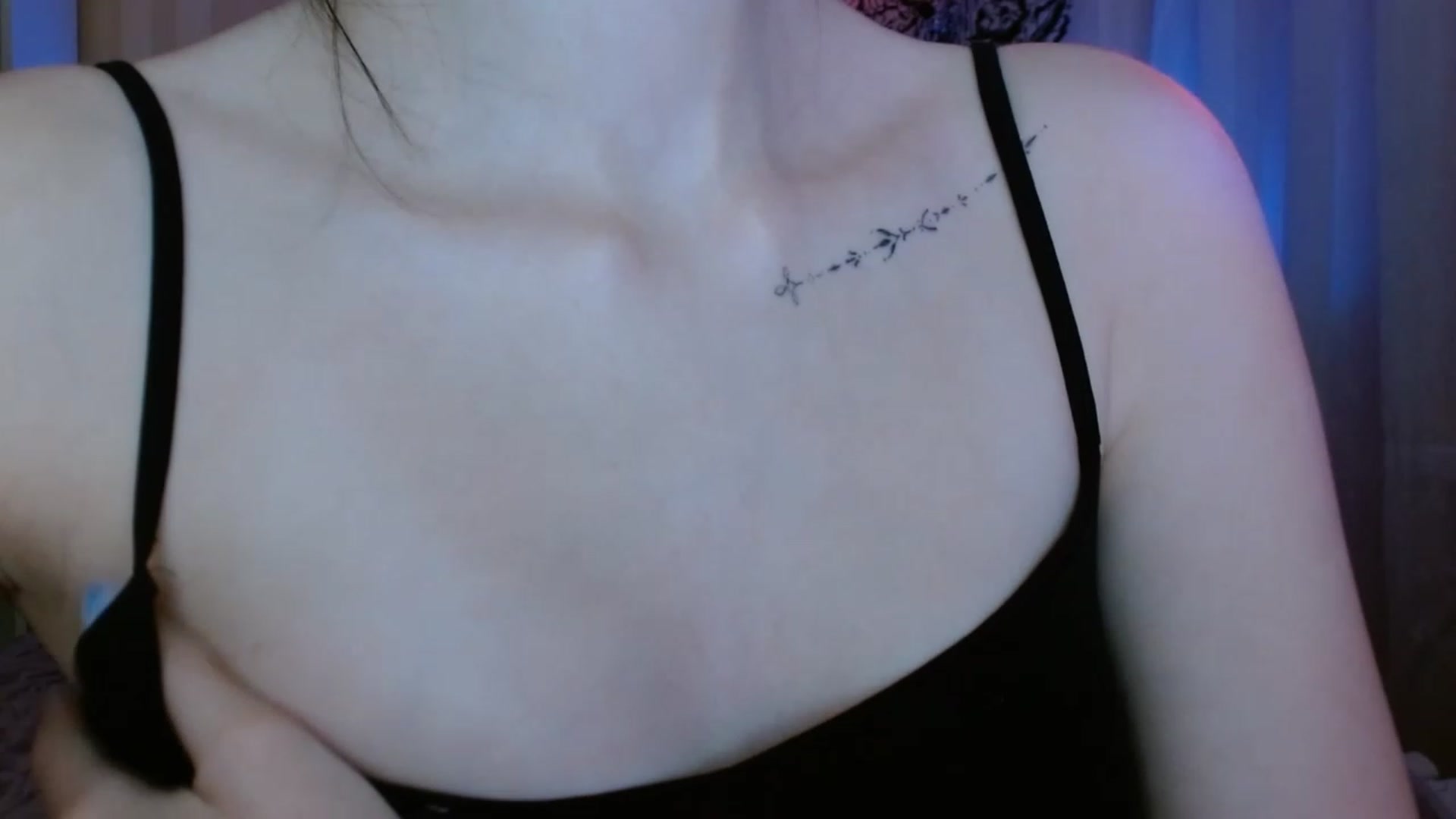 Gallery image thumbnail from ElsieF_'s myfreecams stream on, 03/15/2023, 18:16 image 14 of 20