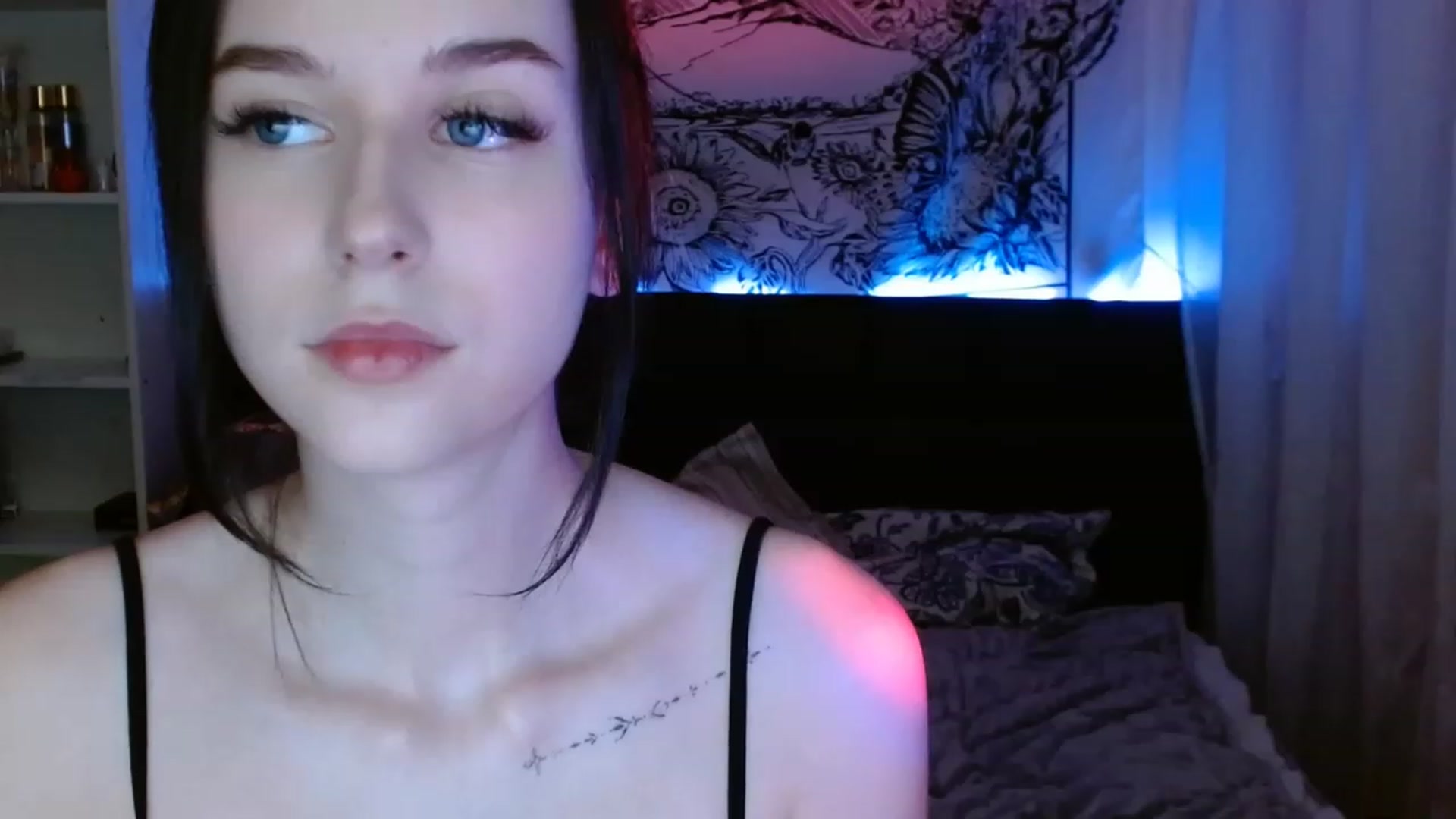Gallery image thumbnail from ElsieF_'s myfreecams stream on, 03/15/2023, 18:16 image 12 of 20