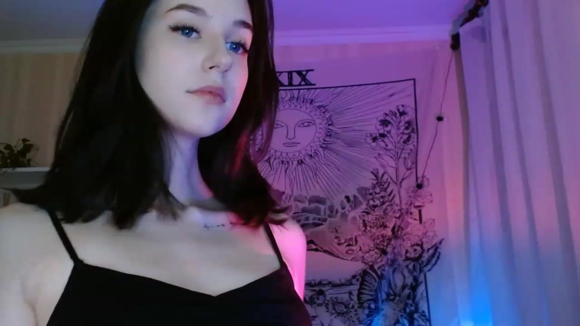 Gallery image thumbnail from ElsieF_'s myfreecams stream on, 03/15/2023, 18:16 image 18 of 20