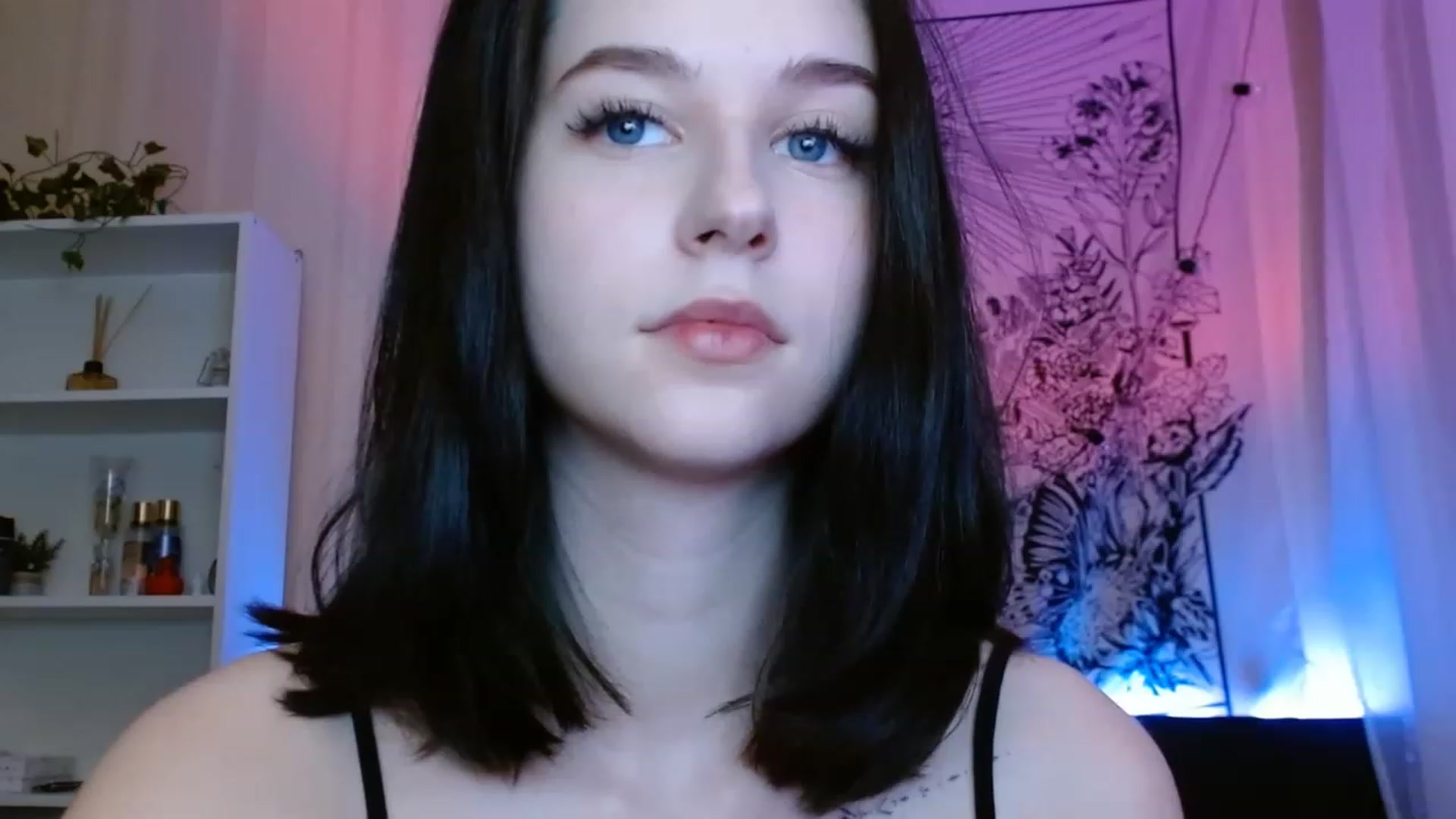 Gallery image thumbnail from ElsieF_'s myfreecams stream on, 03/15/2023, 18:16 image 20 of 20