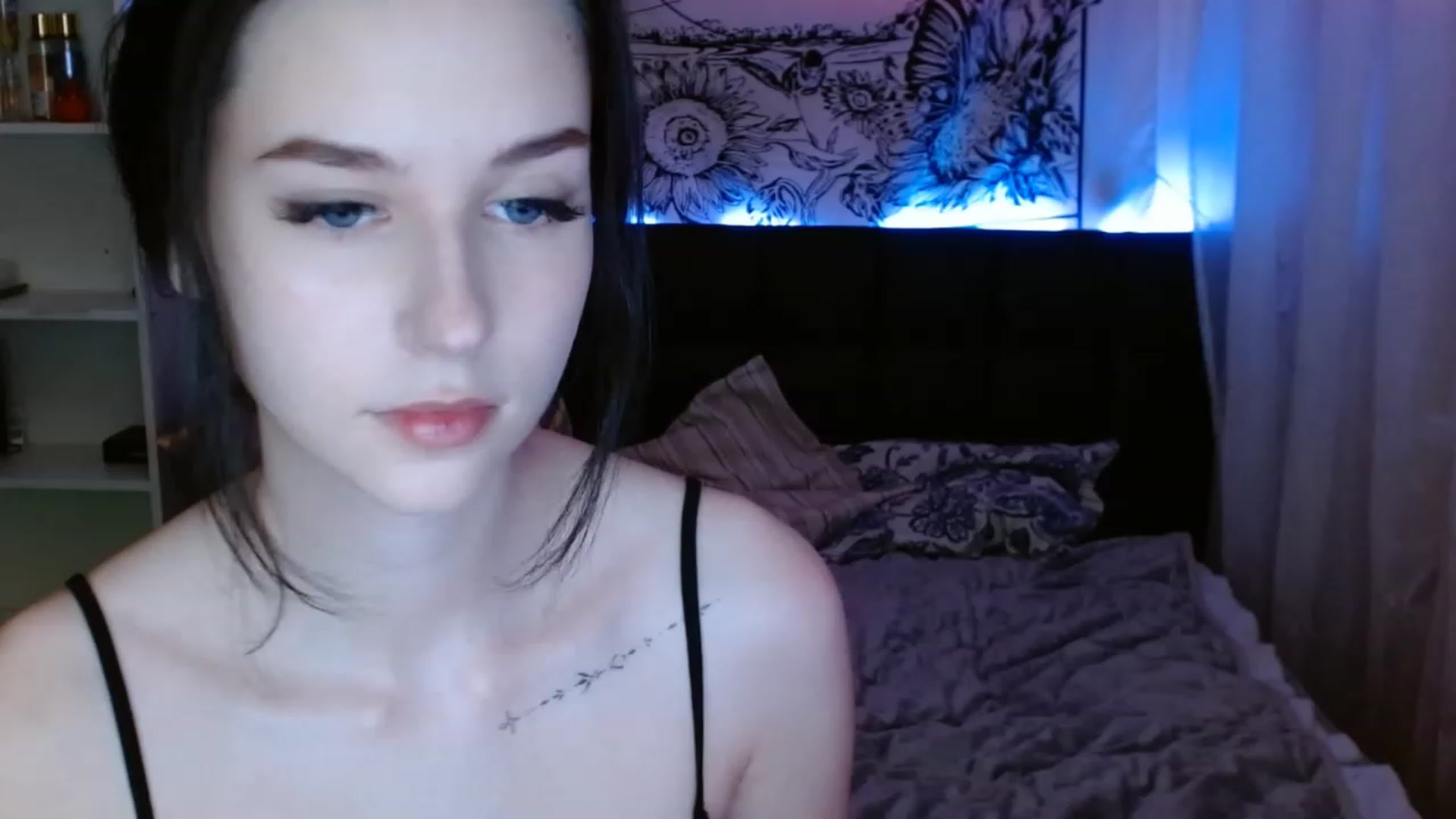 Gallery image thumbnail from ElsieF_'s myfreecams stream on, 03/15/2023, 18:16 image 5 of 20