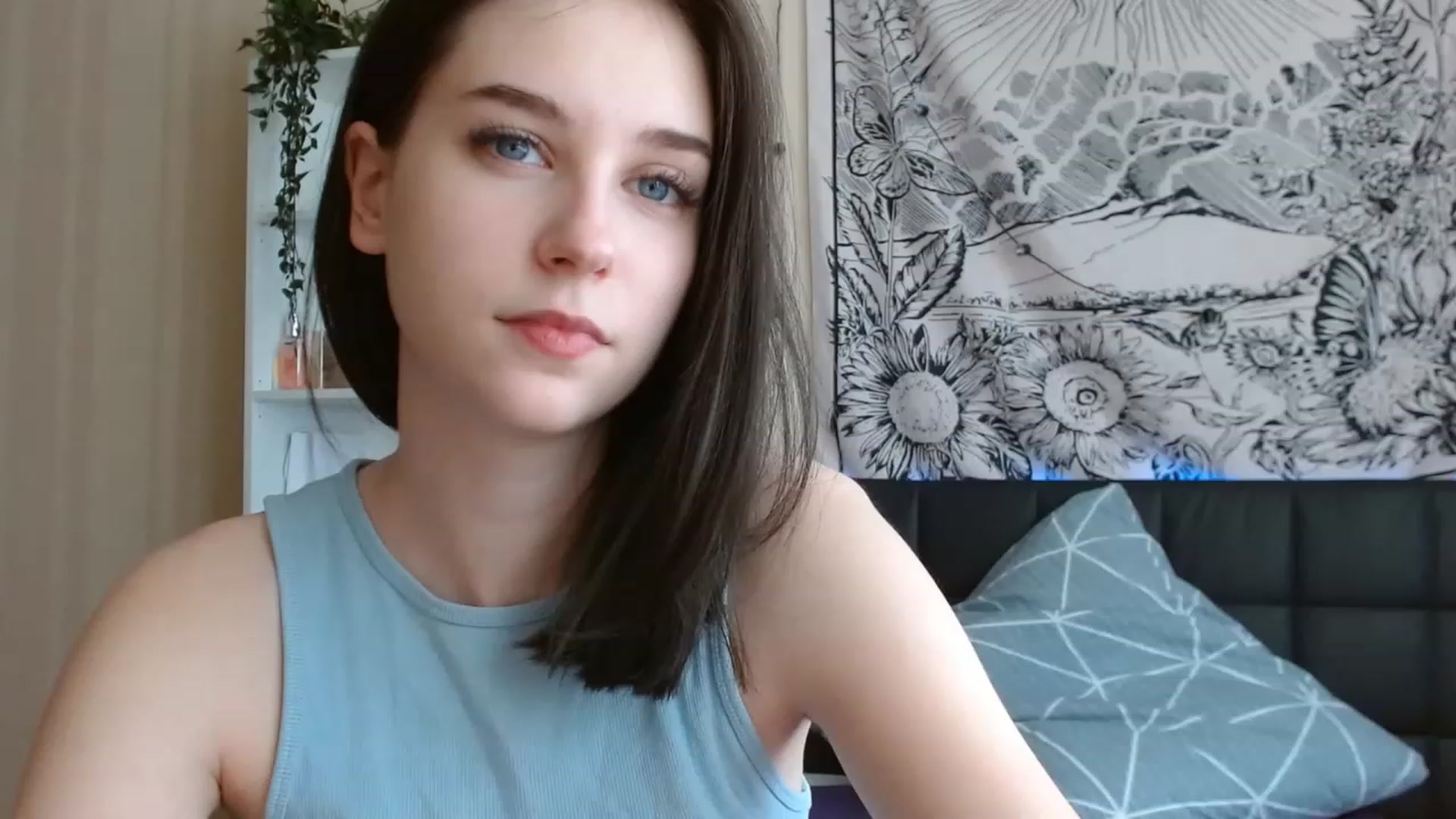 Gallery image thumbnail from ElsieF_'s myfreecams stream on, 03/21/2023, 08:14 image 9 of 20