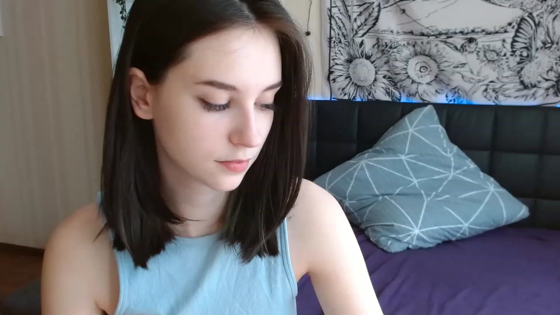 Gallery image thumbnail from ElsieF_'s myfreecams stream on, 03/21/2023, 08:14 image 12 of 20