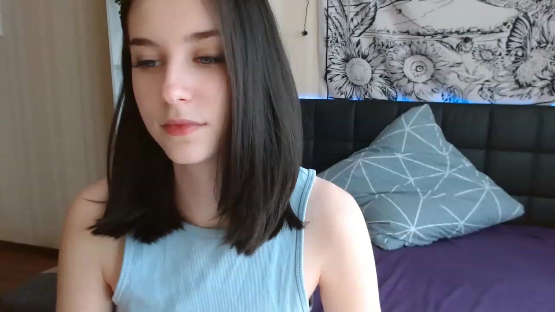 Gallery image thumbnail from ElsieF_'s myfreecams stream on, 03/21/2023, 08:14 image 11 of 20