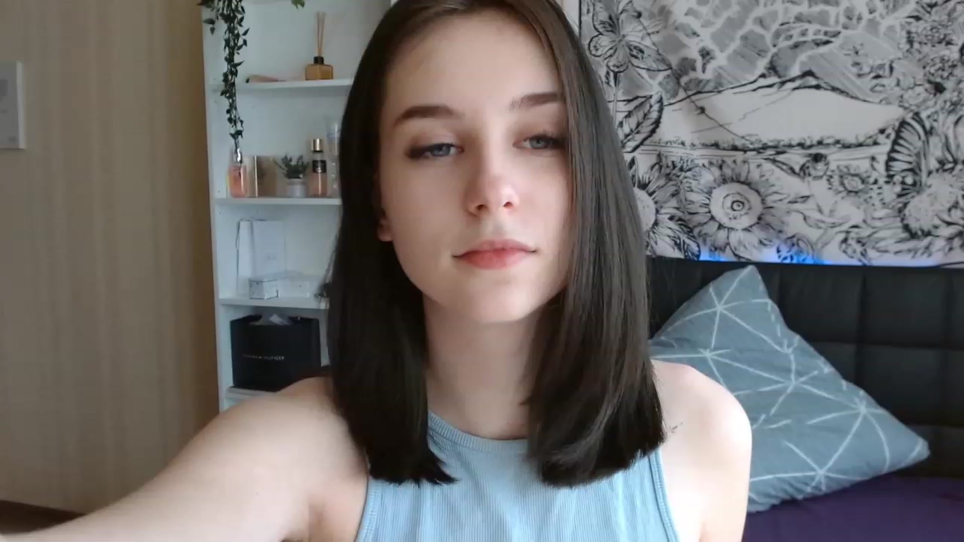 Gallery image thumbnail from ElsieF_'s myfreecams stream on, 03/21/2023, 08:14 image 15 of 20