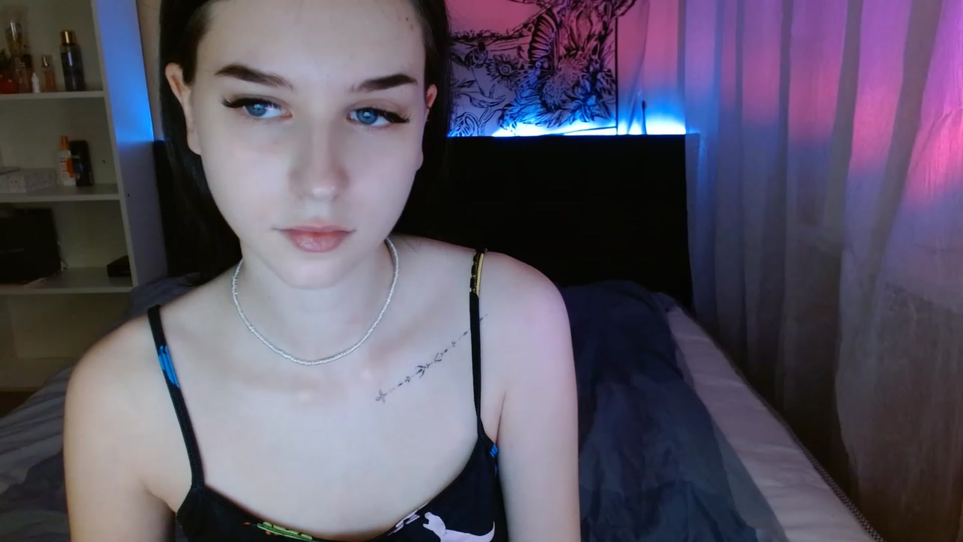 Gallery image thumbnail from ElsieF_'s myfreecams stream on, 04/02/2023, 19:51 image 8 of 20