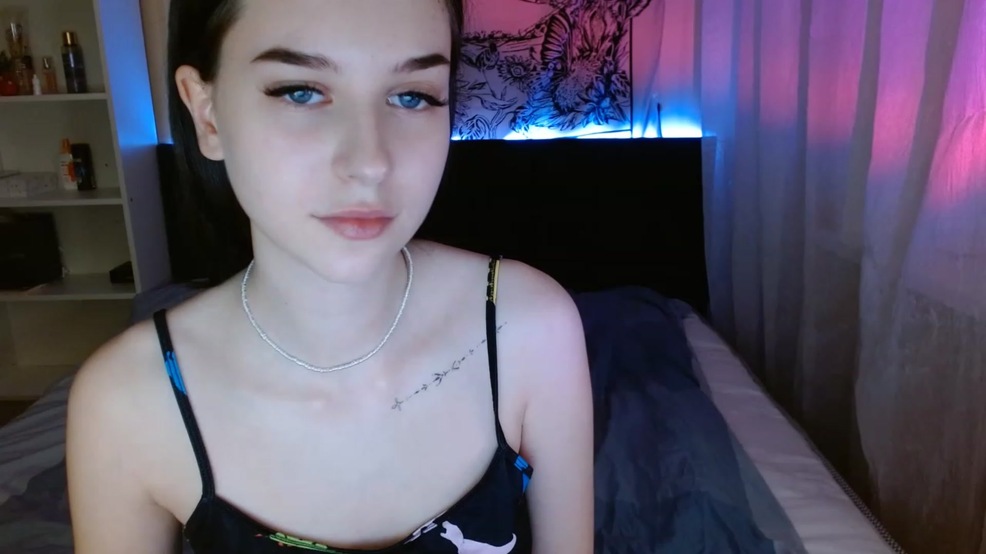 Gallery image thumbnail from ElsieF_'s myfreecams stream on, 04/02/2023, 19:51 image 7 of 20