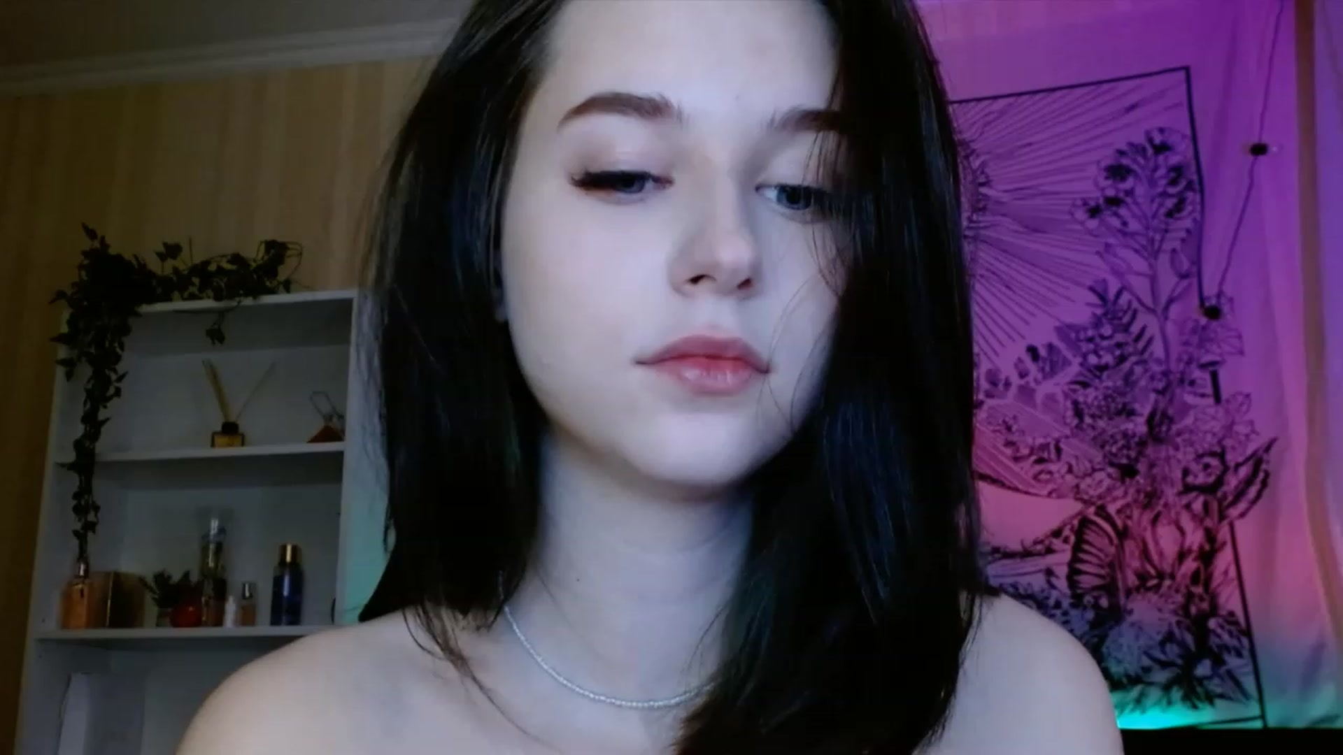 Gallery image thumbnail from ElsieF_'s myfreecams stream on, 04/06/2023, 19:02 image 16 of 20