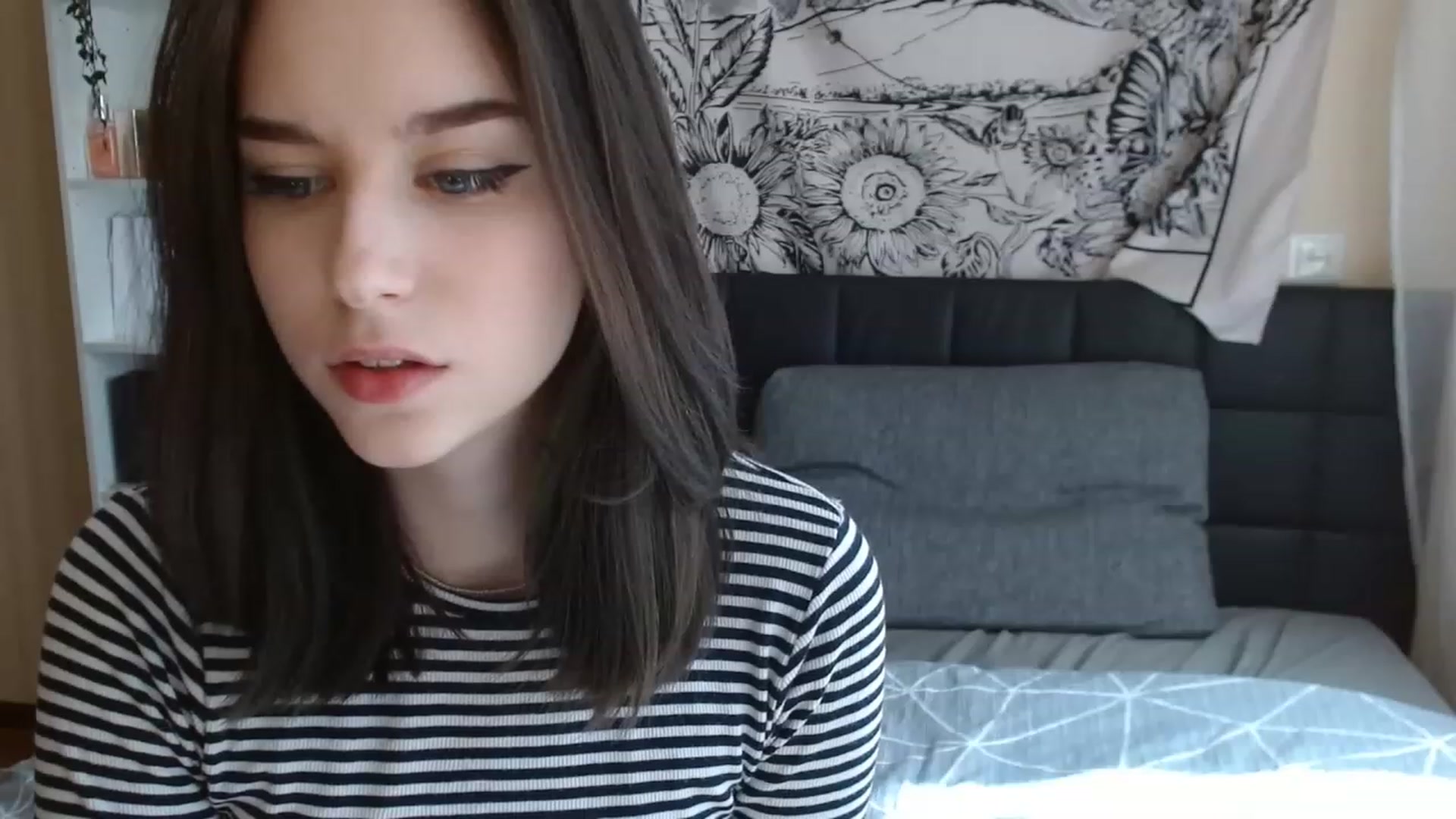 Gallery image thumbnail from ElsieF_'s myfreecams stream on, 04/15/2023, 09:16 image 13 of 20