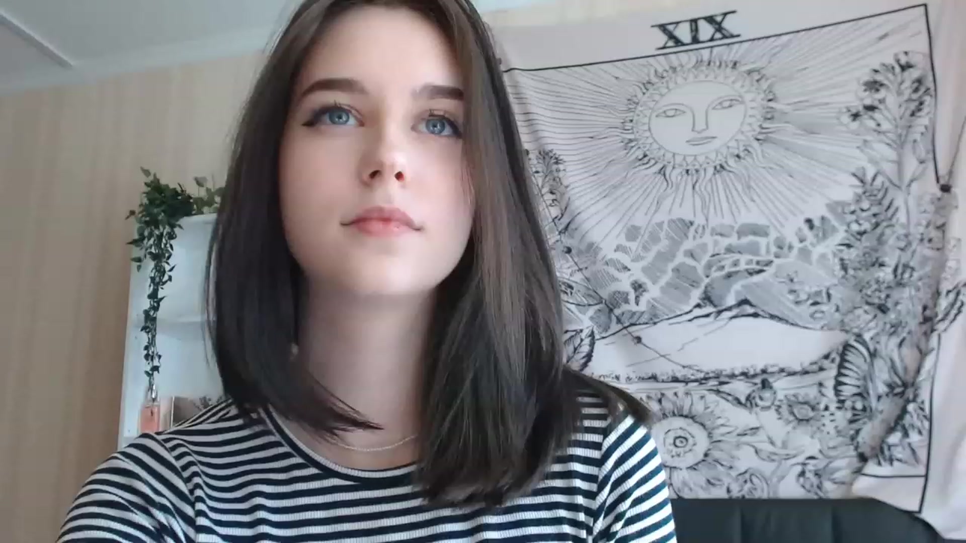 Gallery image thumbnail from ElsieF_'s myfreecams stream on, 04/15/2023, 09:16 image 1 of 20