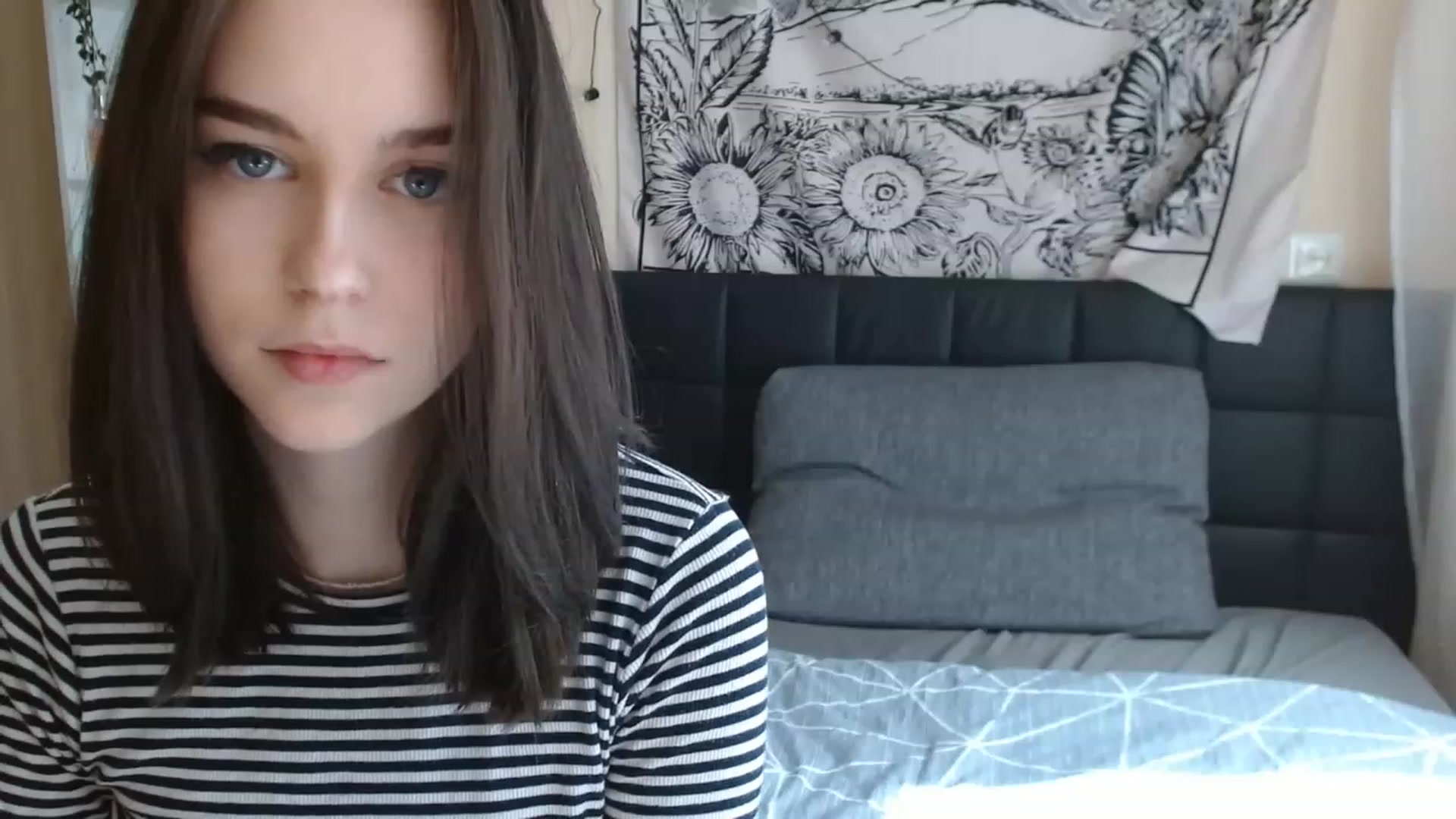 Gallery image thumbnail from ElsieF_'s myfreecams stream on, 04/15/2023, 09:16 image 12 of 20