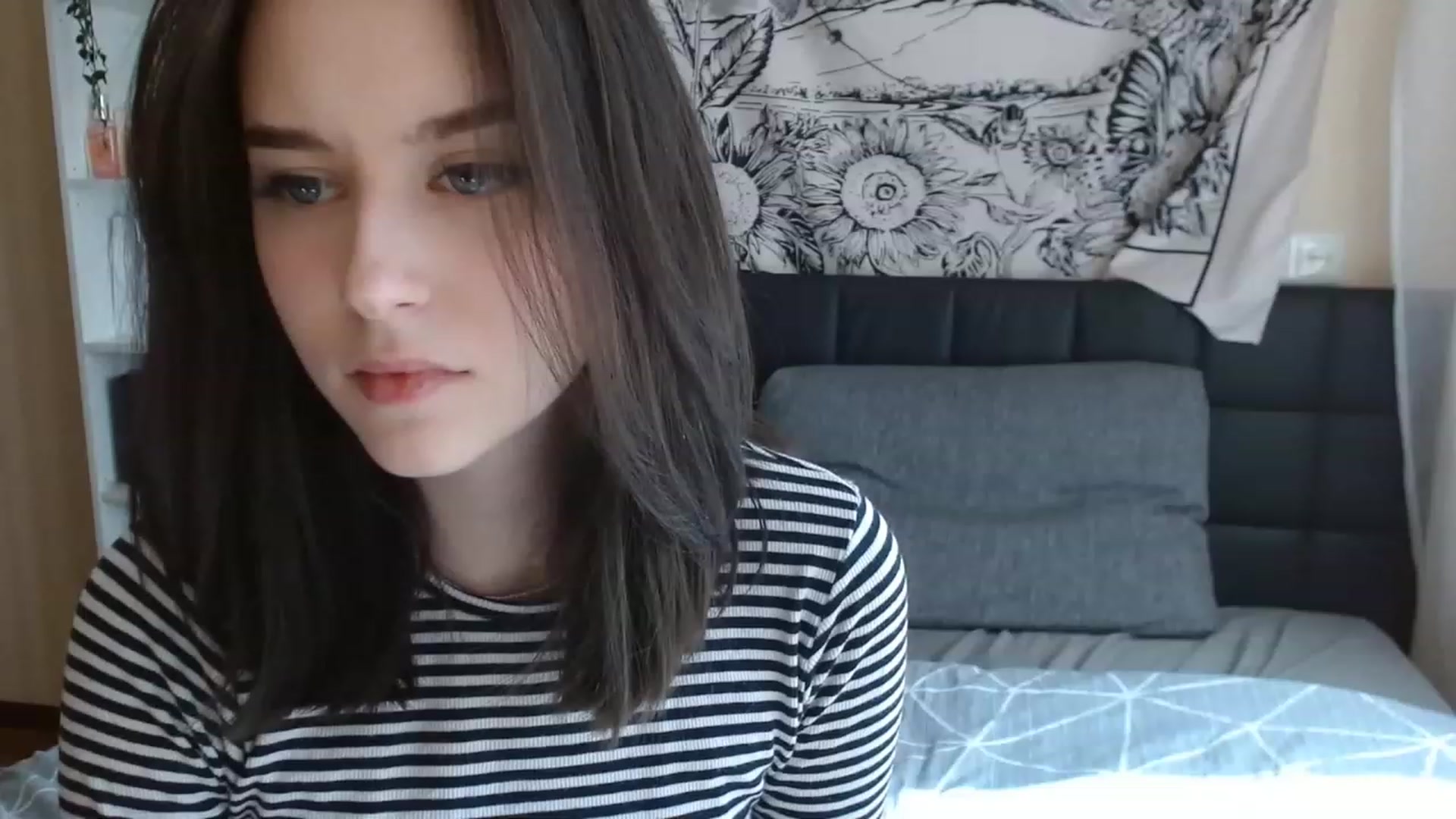 Gallery image thumbnail from ElsieF_'s myfreecams stream on, 04/15/2023, 09:16 image 10 of 20