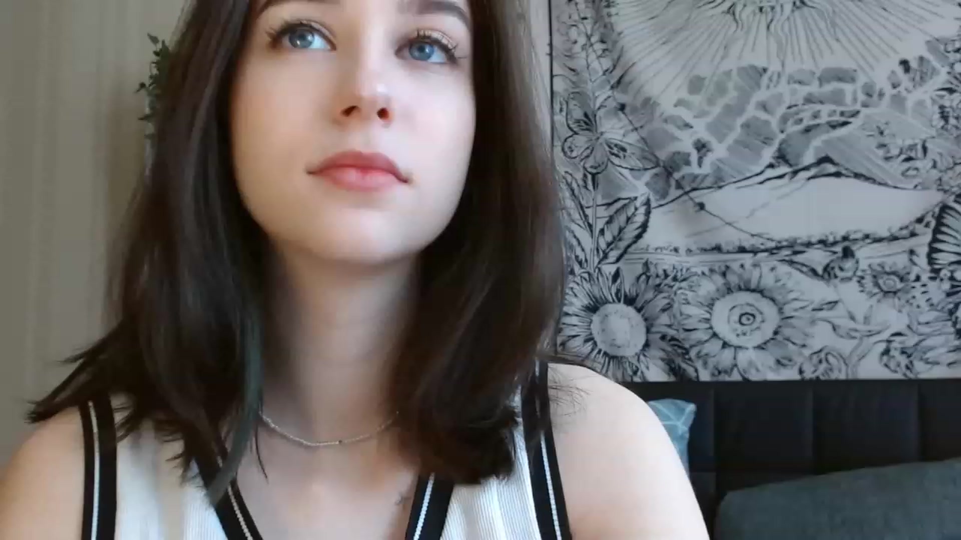 Gallery image thumbnail from ElsieF_'s myfreecams stream on, 04/16/2023, 06:00 image 4 of 20