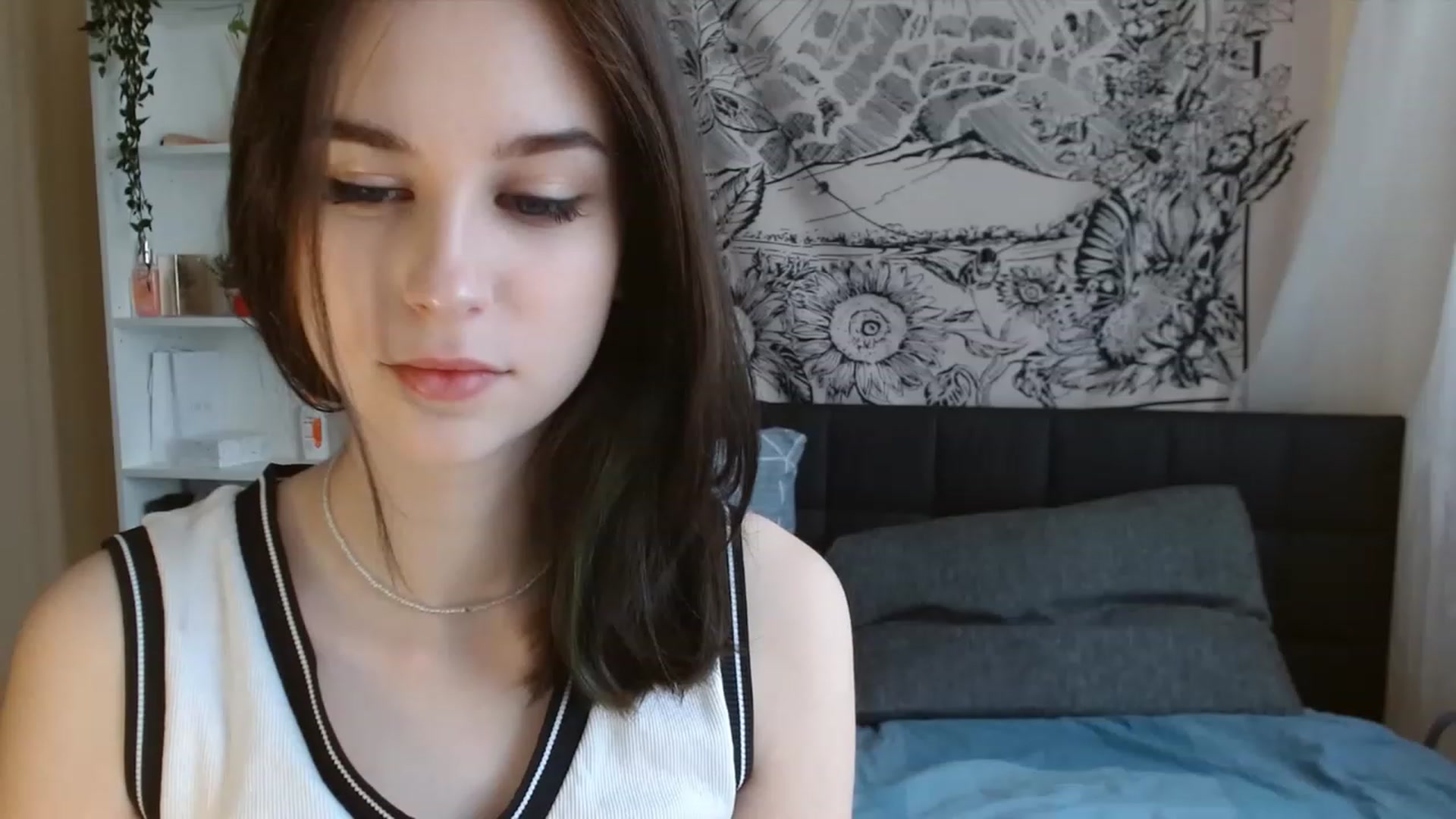 Gallery image thumbnail from ElsieF_'s myfreecams stream on, 04/16/2023, 06:00 image 10 of 20