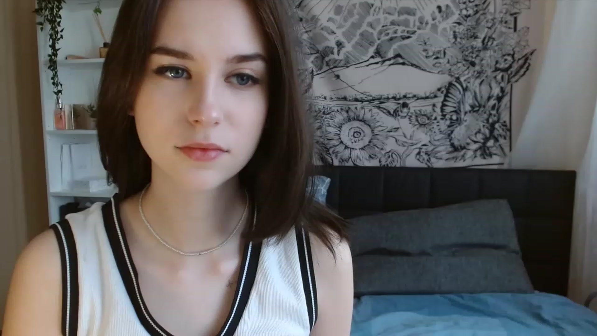 Gallery image thumbnail from ElsieF_'s myfreecams stream on, 04/16/2023, 06:00 image 11 of 20