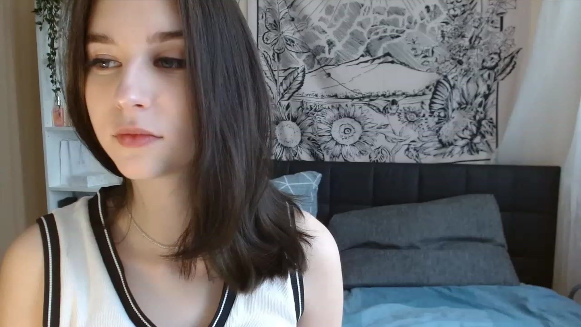 Gallery image thumbnail from ElsieF_'s myfreecams stream on, 04/16/2023, 06:00 image 8 of 20