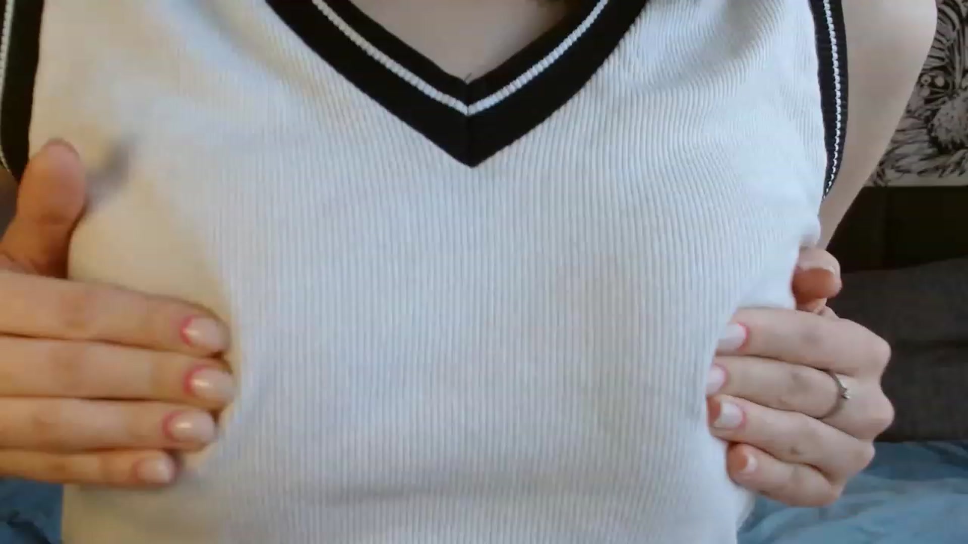 Gallery image thumbnail from ElsieF_'s myfreecams stream on, 04/16/2023, 06:00 image 1 of 20