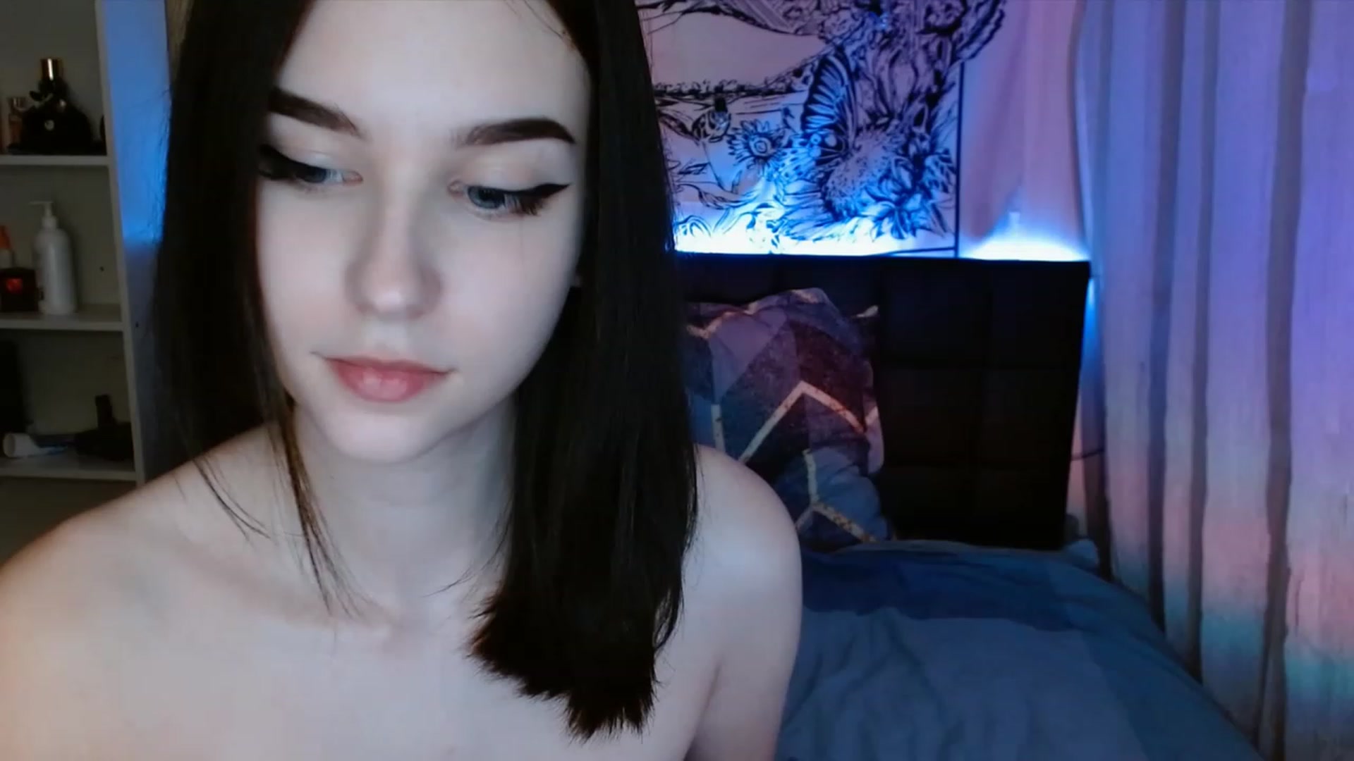 Gallery image thumbnail from ElsieF_'s myfreecams stream on, 04/27/2023, 18:33 image 5 of 20