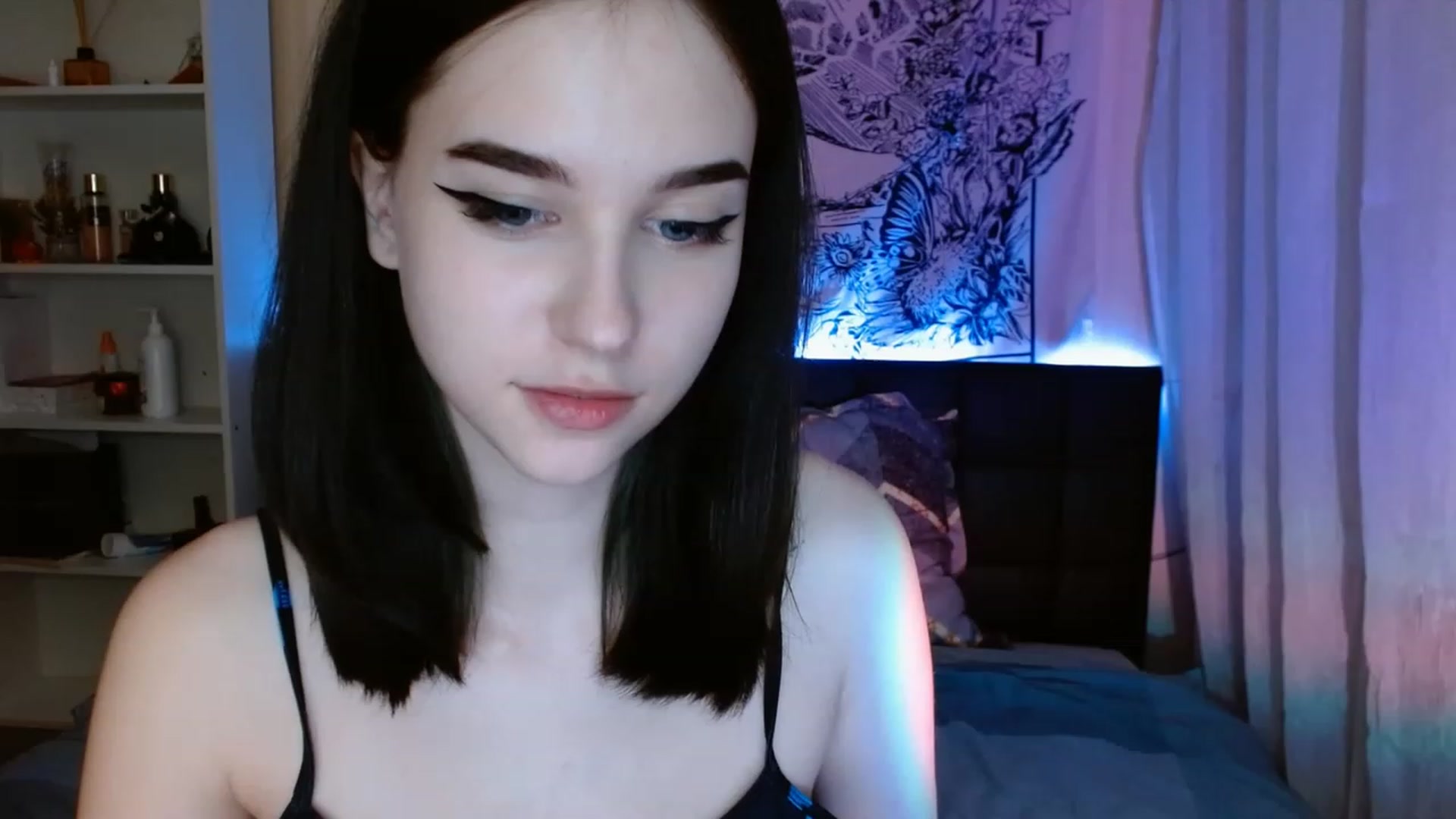 Gallery image thumbnail from ElsieF_'s myfreecams stream on, 04/27/2023, 18:33 image 20 of 20