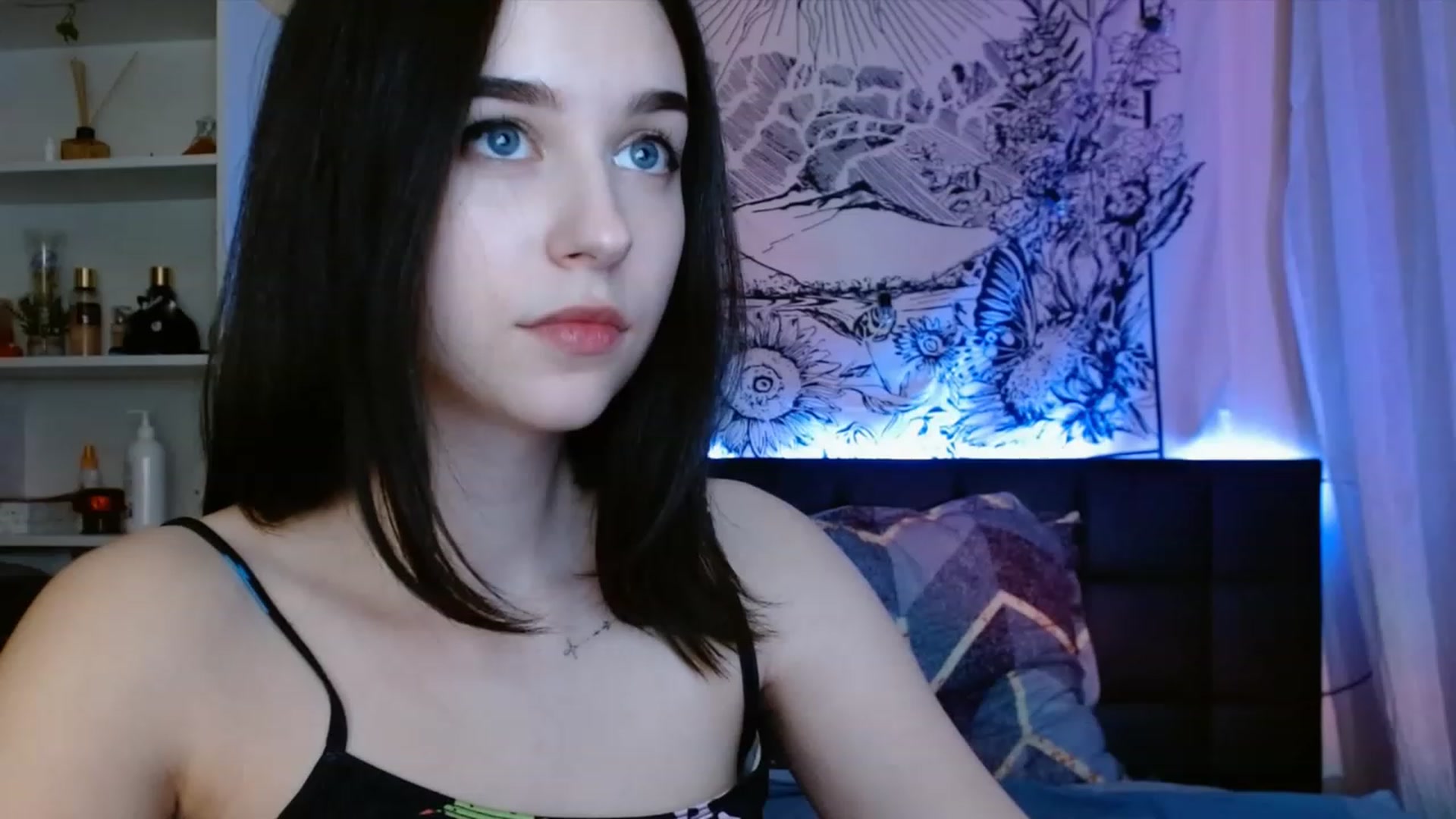 Gallery image thumbnail from ElsieF_'s myfreecams stream on, 04/27/2023, 18:33 image 7 of 20