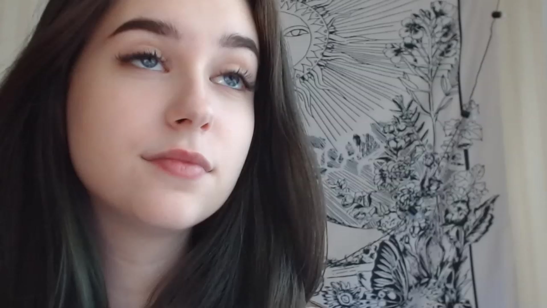 Gallery image thumbnail from ElsieF_'s myfreecams stream on, 05/06/2023, 07:39 image 20 of 20